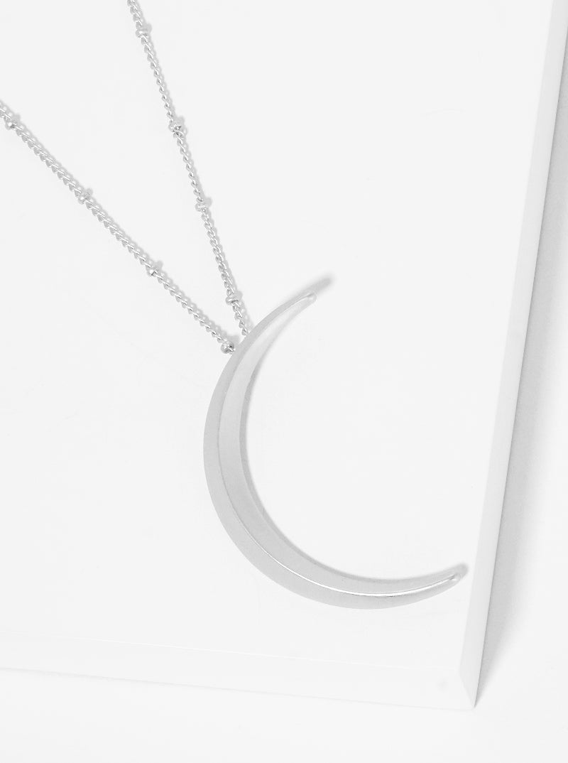 Metal Edge Moon Pendant Long Necklace