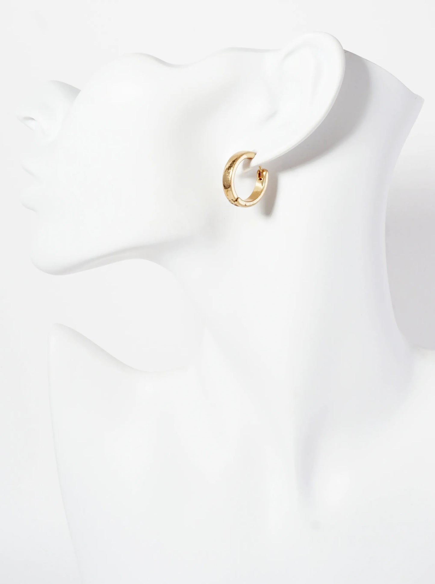 Minimalist 18mm Huggie Hoop Earrings With-Titanium-Post