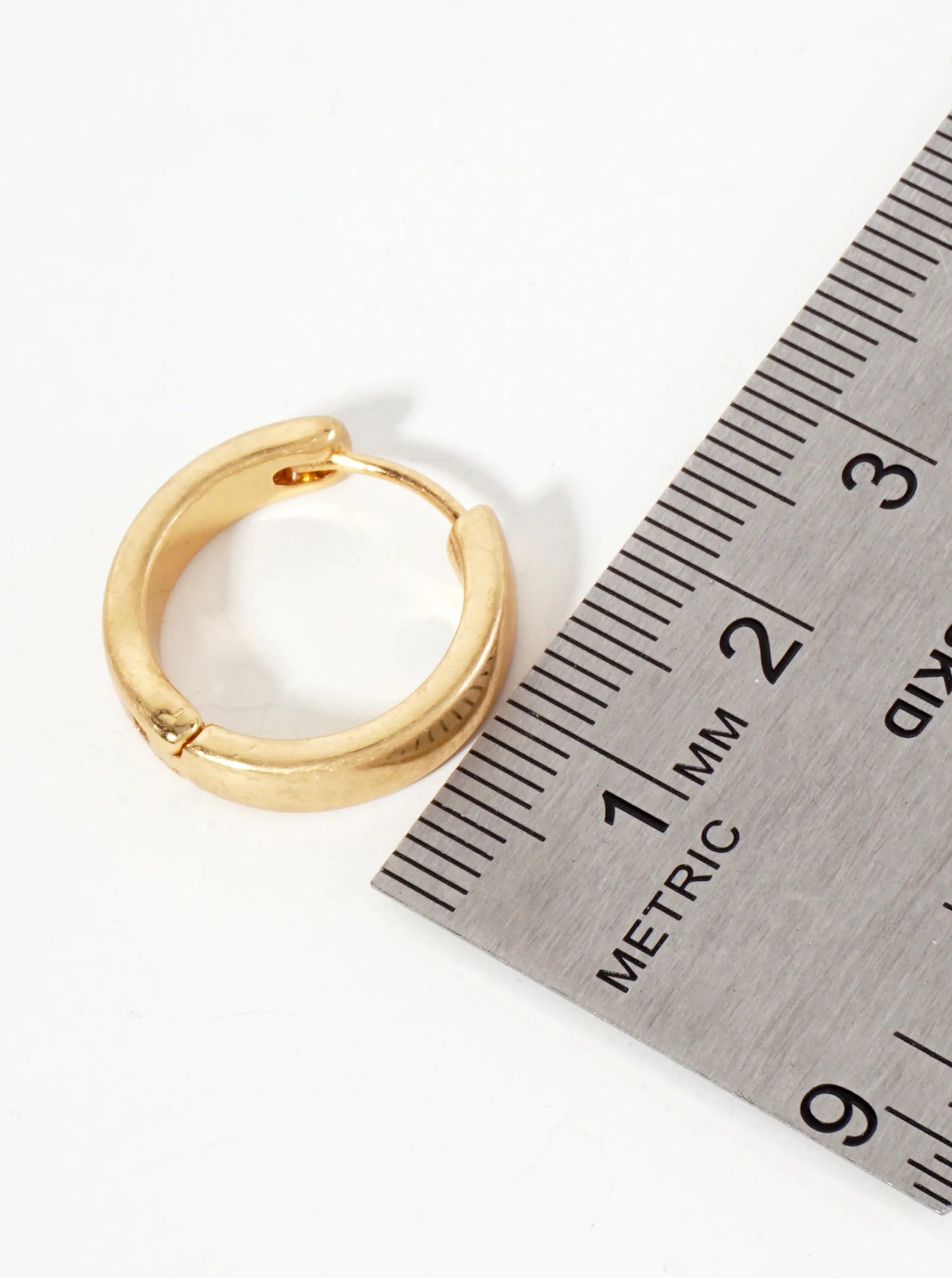 Minimalist 18mm Huggie Hoop Earrings With-Titanium-Post