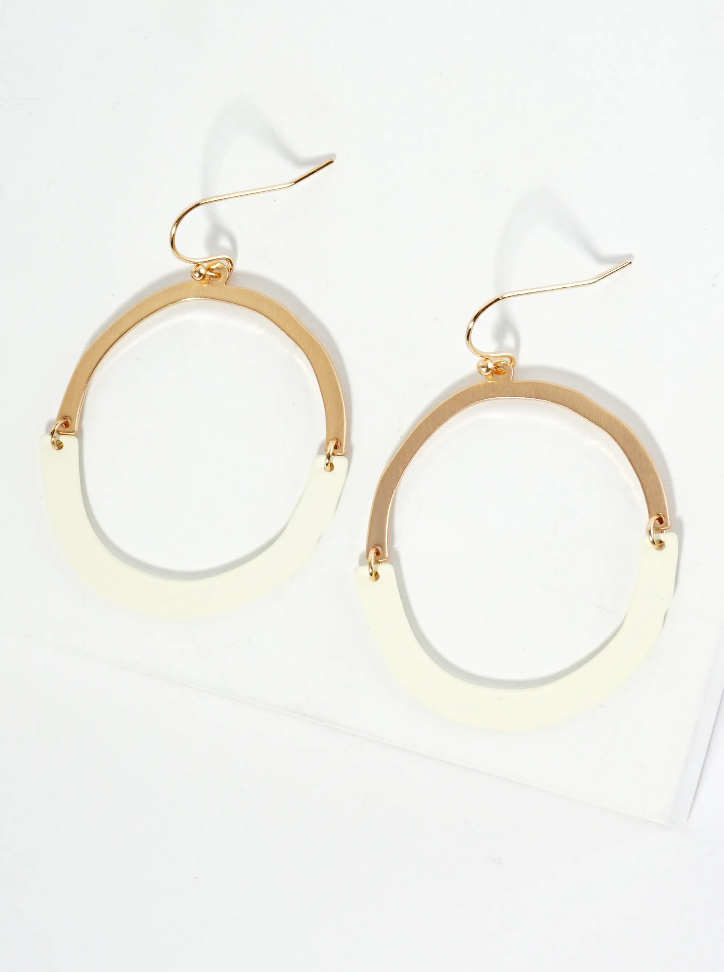 Minimalist Dangle Earrings With Connected Half Circles