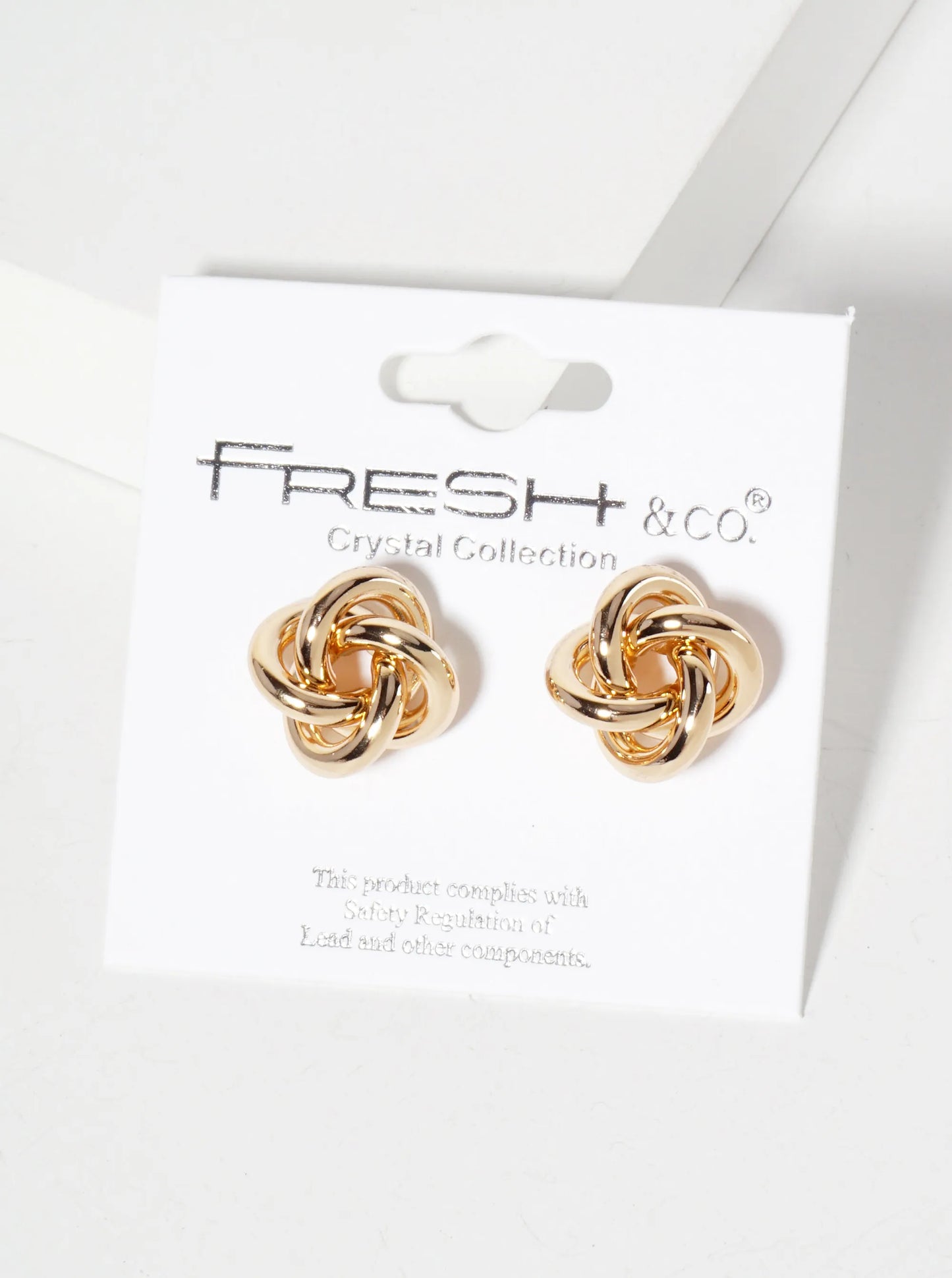 Minimalist Polished Brass 15mm Love-Knot Stud Earrings
