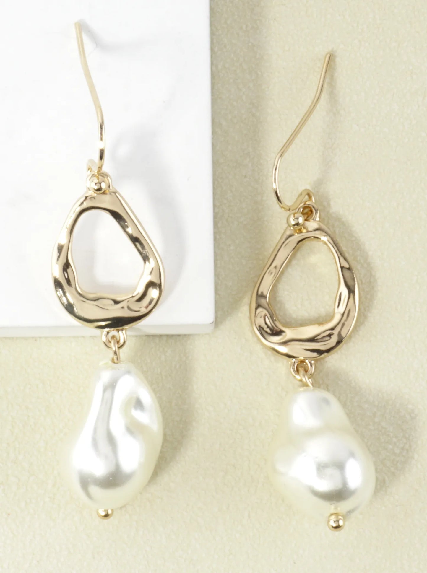 Modern Sculpted Link Elegant Pearl Drop Earrings