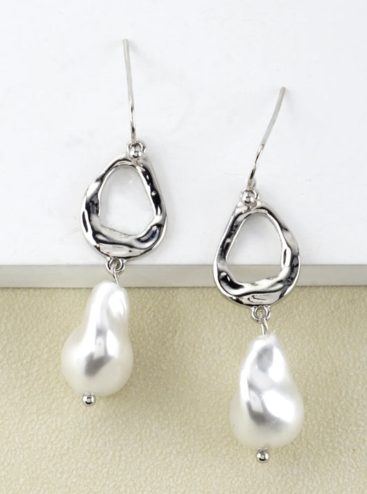 Modern Sculpted Link Elegant Pearl Drop Earrings