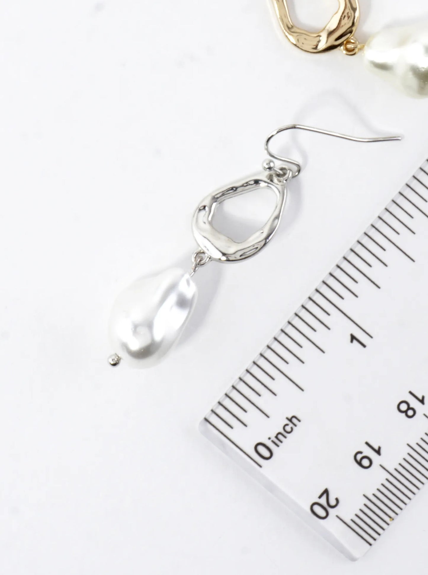 Modern Sculpted Link Elegant Pearl Drop Earrings