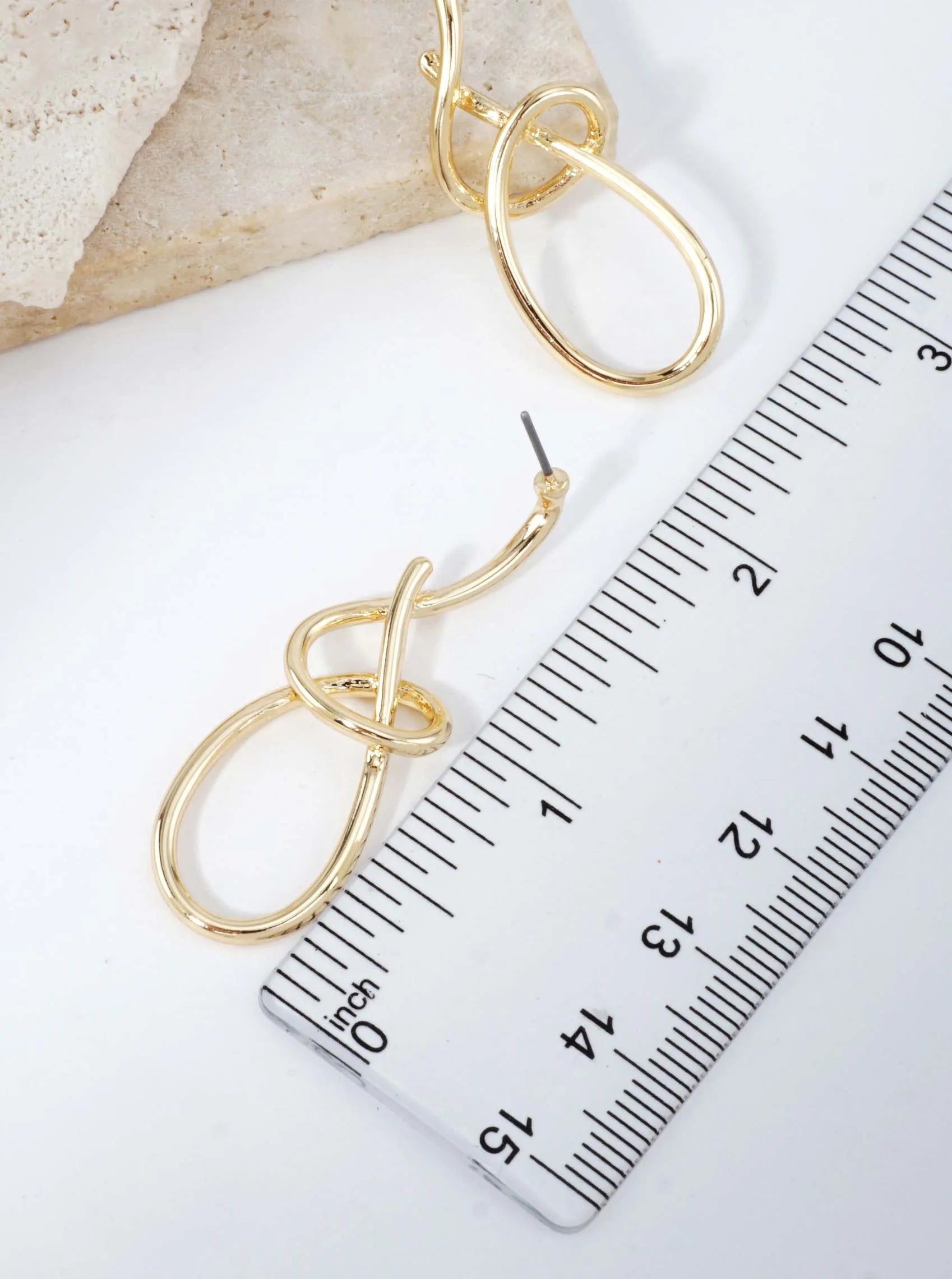 Modern-Twist-Drop-Earrings-33-HE4447-GD-2-D2A9VX09074926K0356.jpg