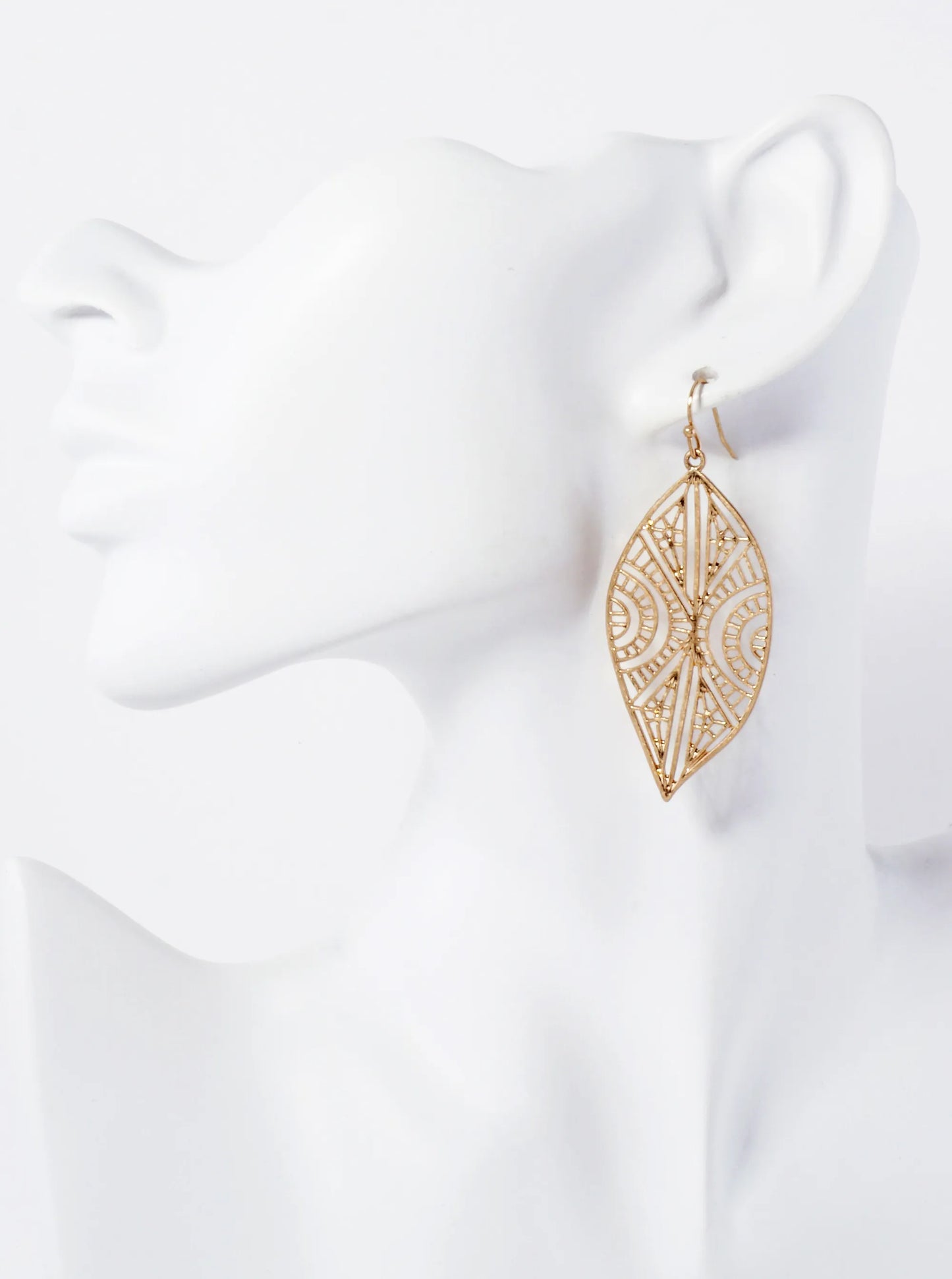 Nature-Theme Geometric Pattern Filigree Leaf Drop Metal Earrings