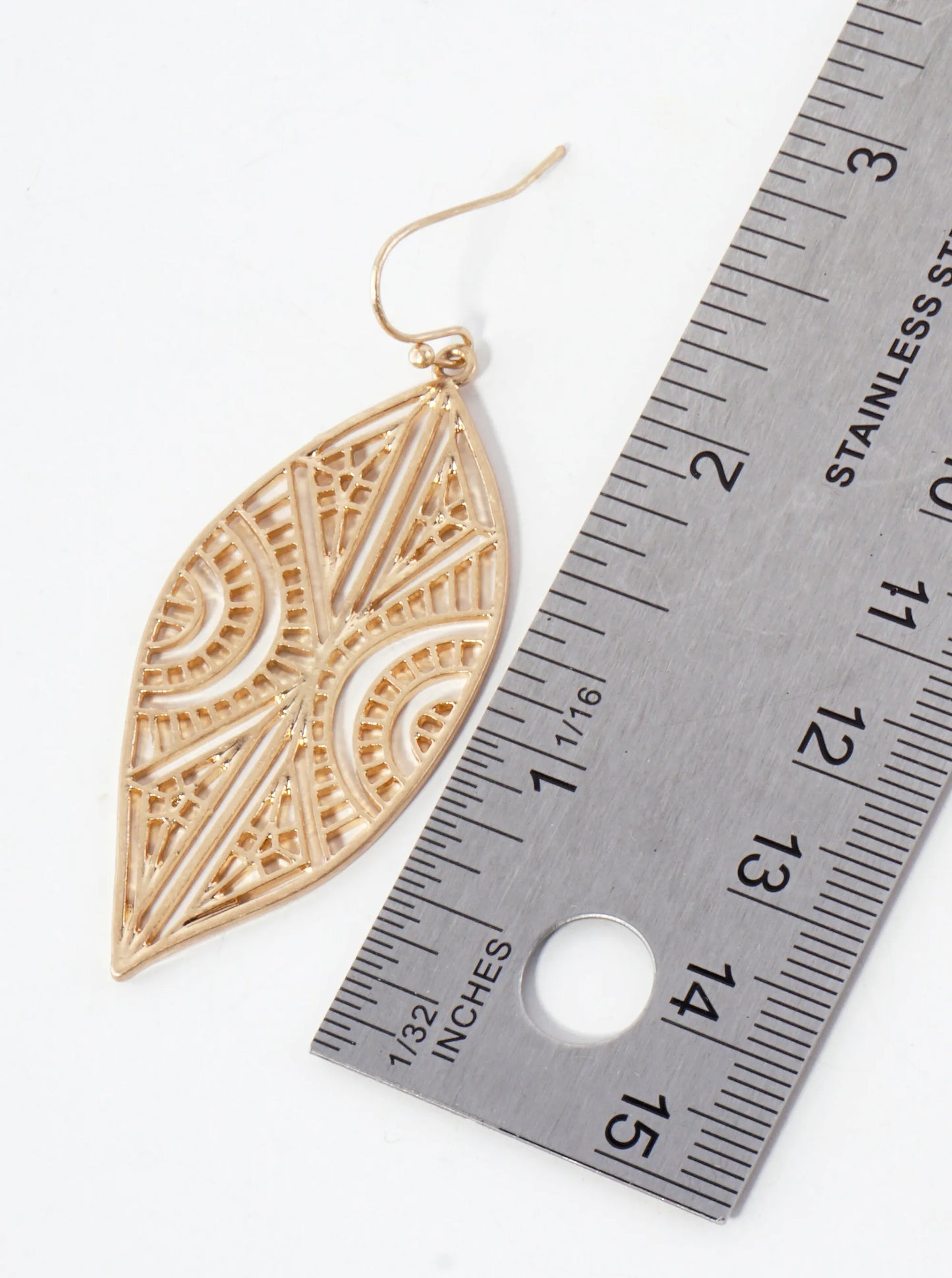 Nature-Theme Geometric Pattern Filigree Leaf Drop Metal Earrings