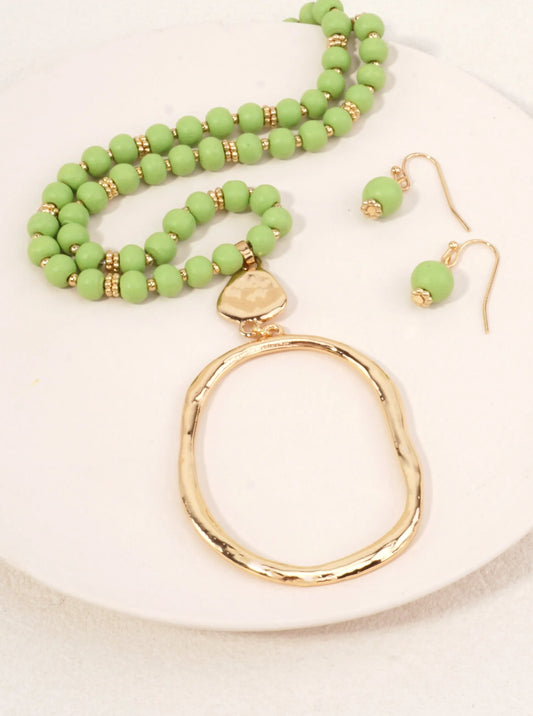 Organic Hammered Oval Pendant Beaded Set