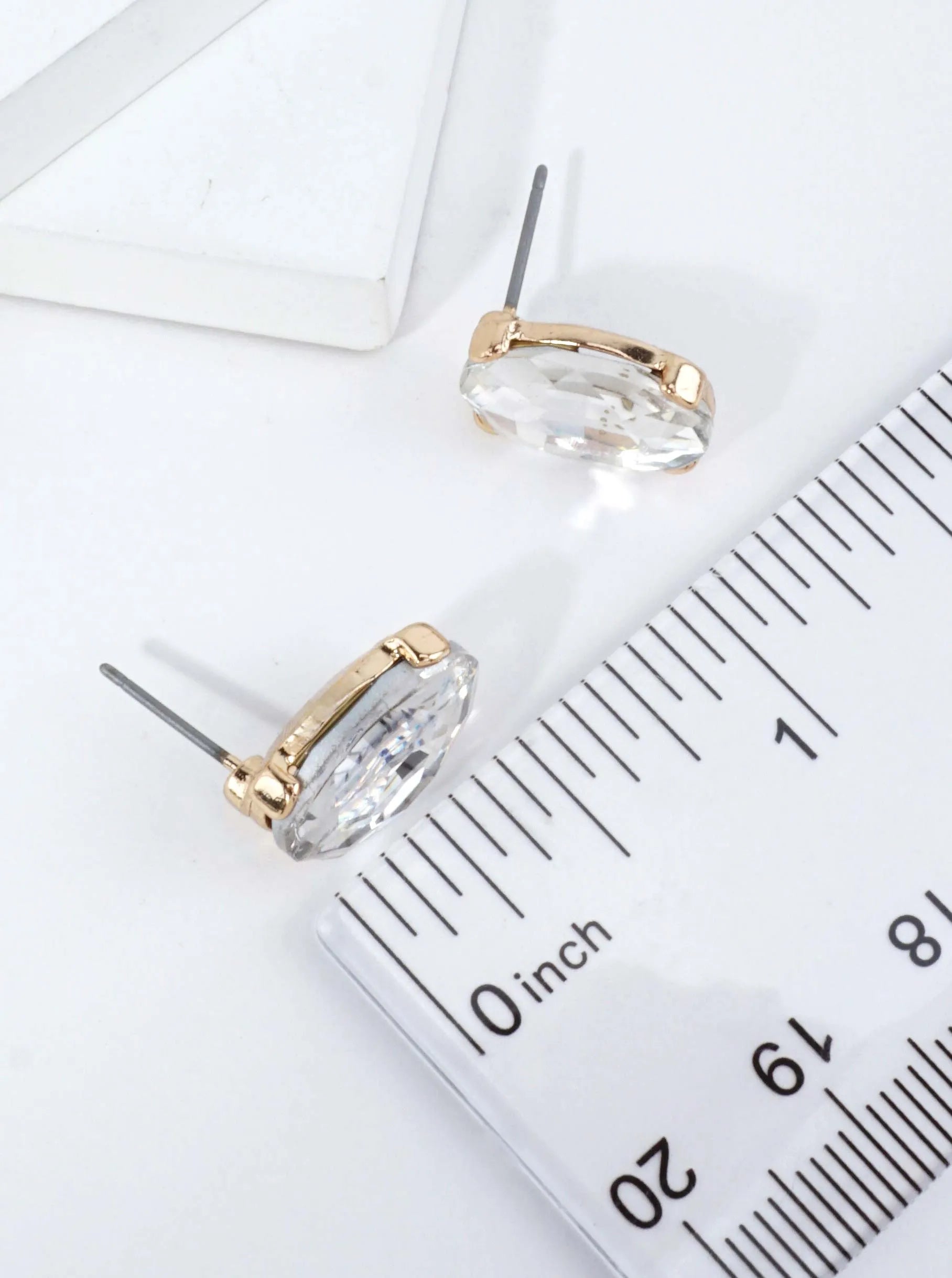 Oval-Faceted-Crystal-Stud-Earrings-61-E8089-GCR-1-J3WN8H09073826K0406.jpg