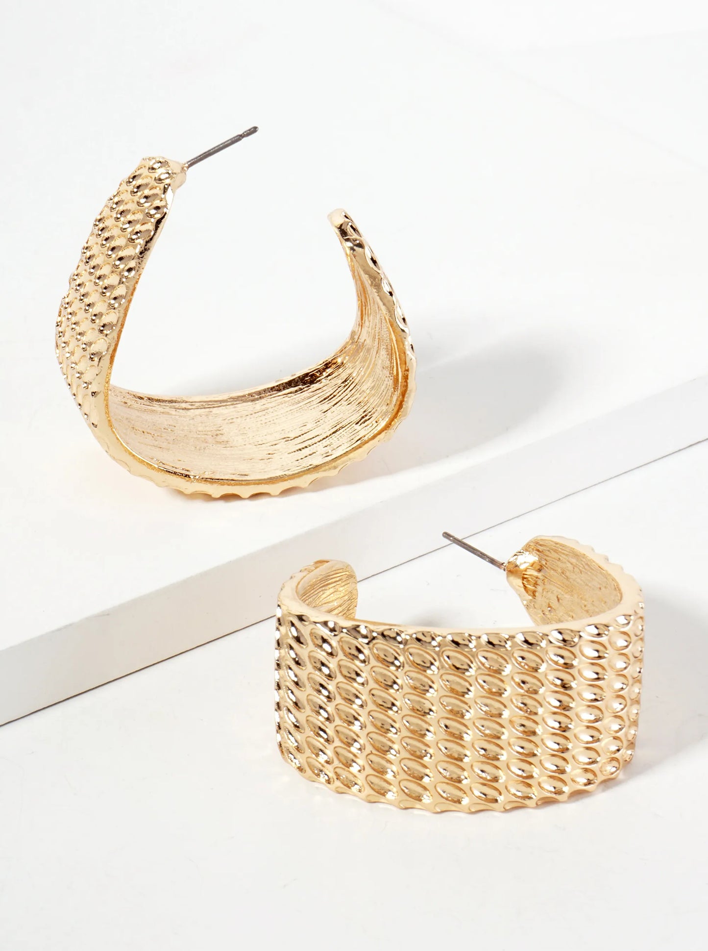 Oval-Texture 20mm Wide Triangle-Shaped 35mm Bold Hoop Earrings With-Titanium-Post