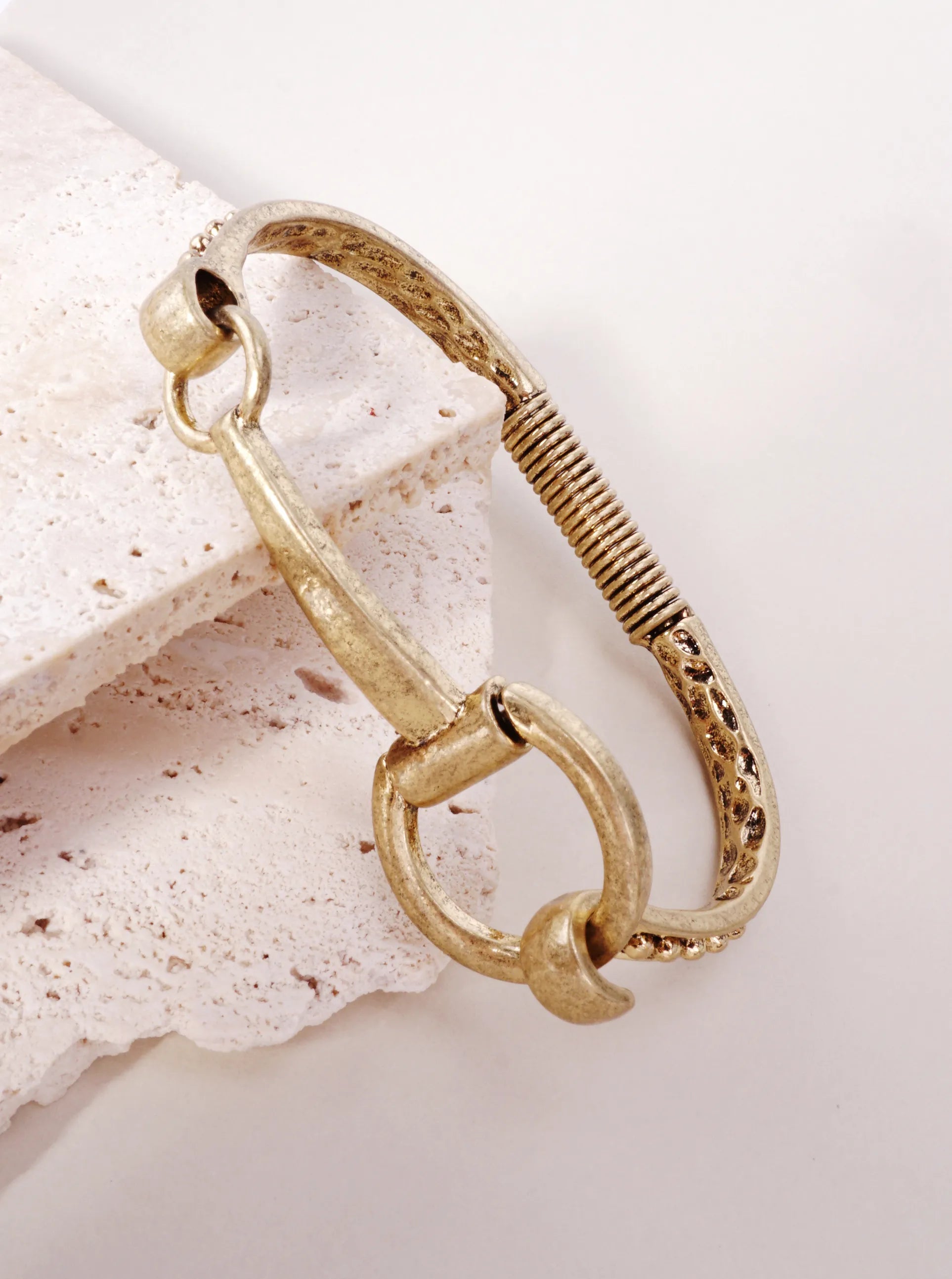 Oxidized-Horseshoe-Bangle-Bracelet-150-SB6000-GB-0-IWFLZR14072926K0551.jpg
