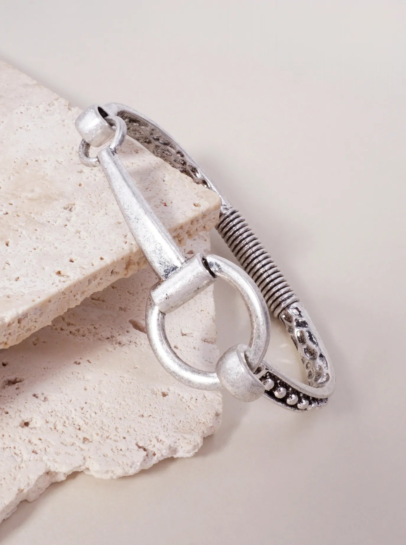 Oxidized-Horseshoe-Bangle-Bracelet-150-SB6000-SB-0-O0UTHJ14072926K0551.jpg
