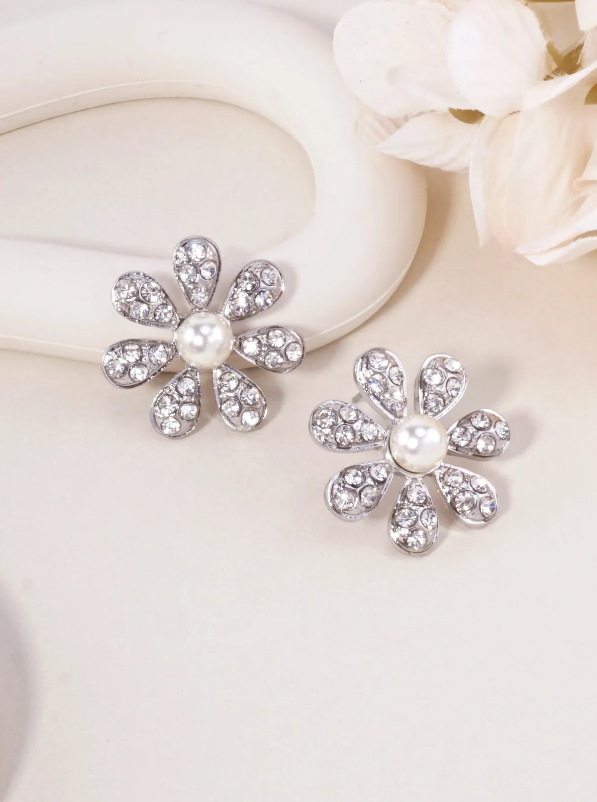 Pave-Flower-Rhinestone-Stud-Earrings-61-E2666-RCR-0-S5VJQ520072826K1104.jpg
