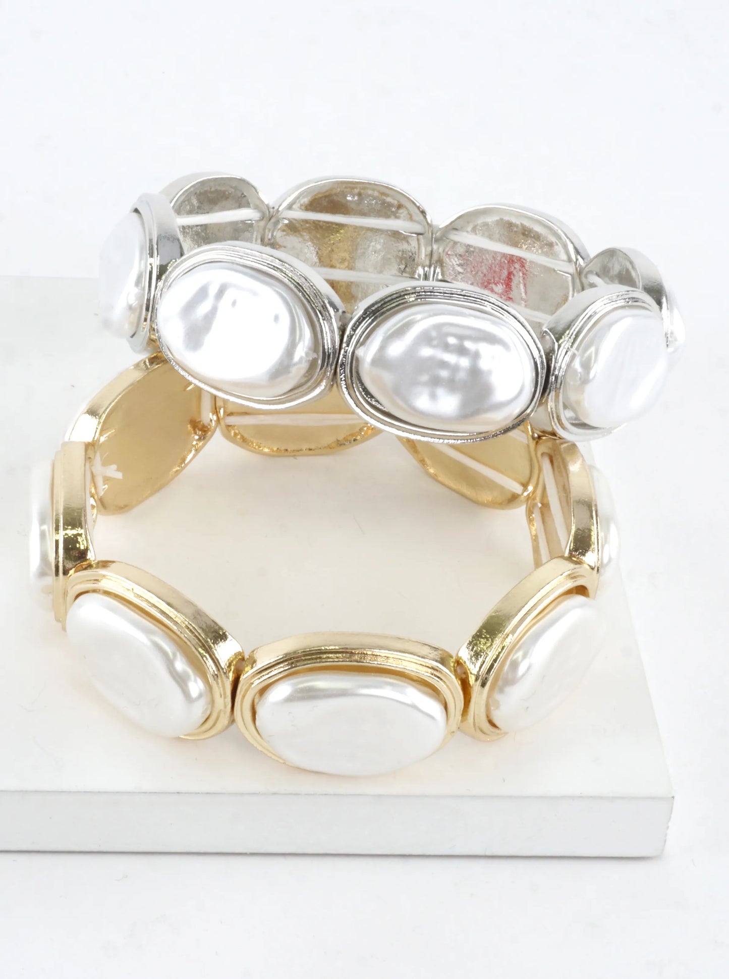 Pearl Resin Embedded Oval Cast Stretch Bracelet