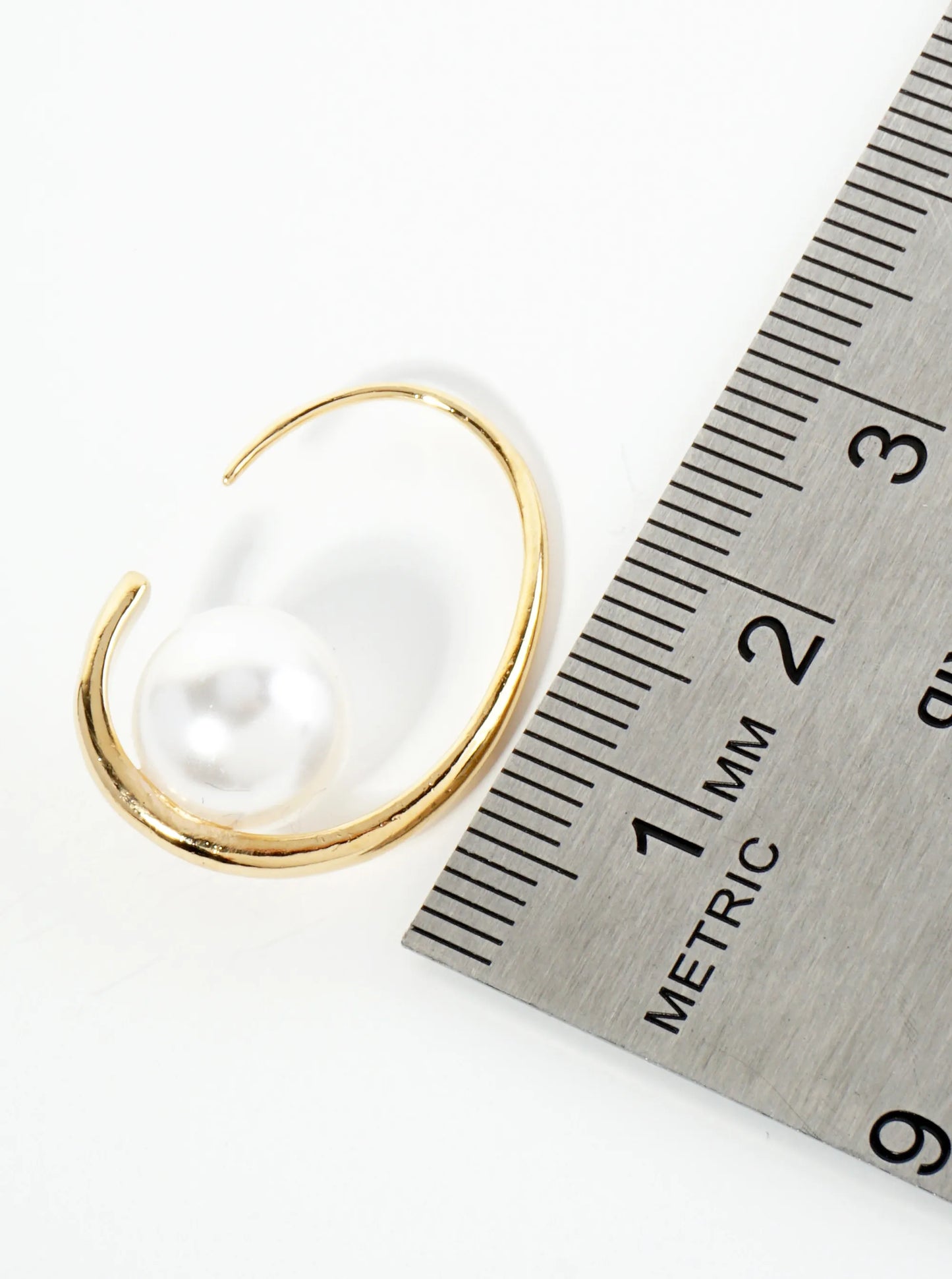 Pearl In The Center 14K-Gold-Dipped 25mm Sleek Hoop Earrings