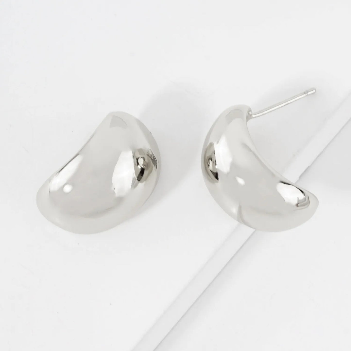 Polished 17mm Oval Shaped 14K-Gold-Dipped Hoop Earrings