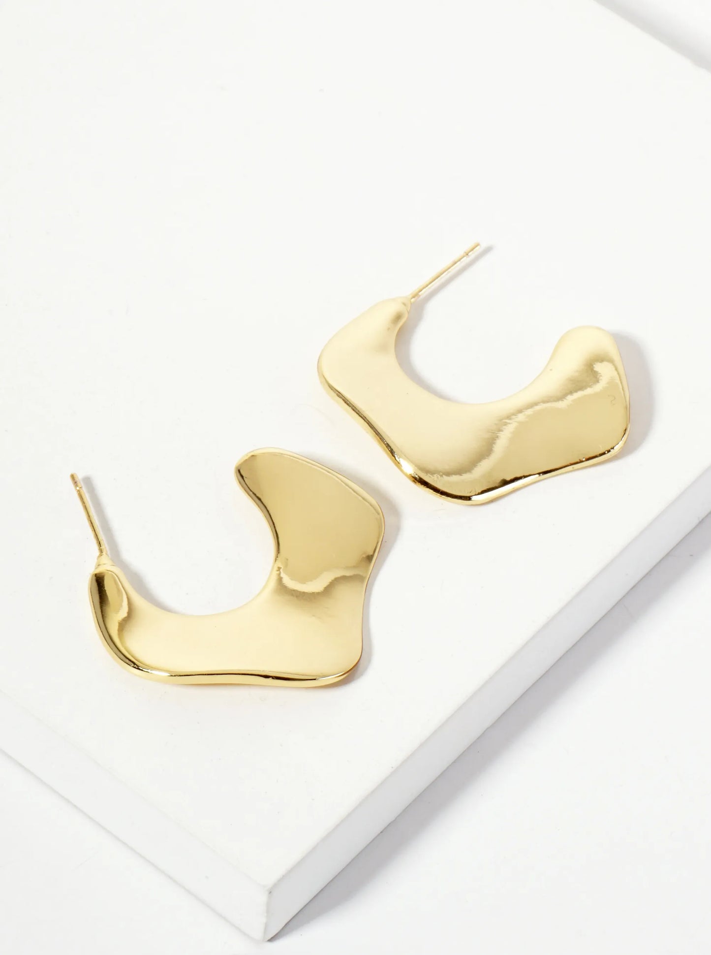 Polished 25mm Wavy Organic 18K-Gold-Dipped Hoop Earrings