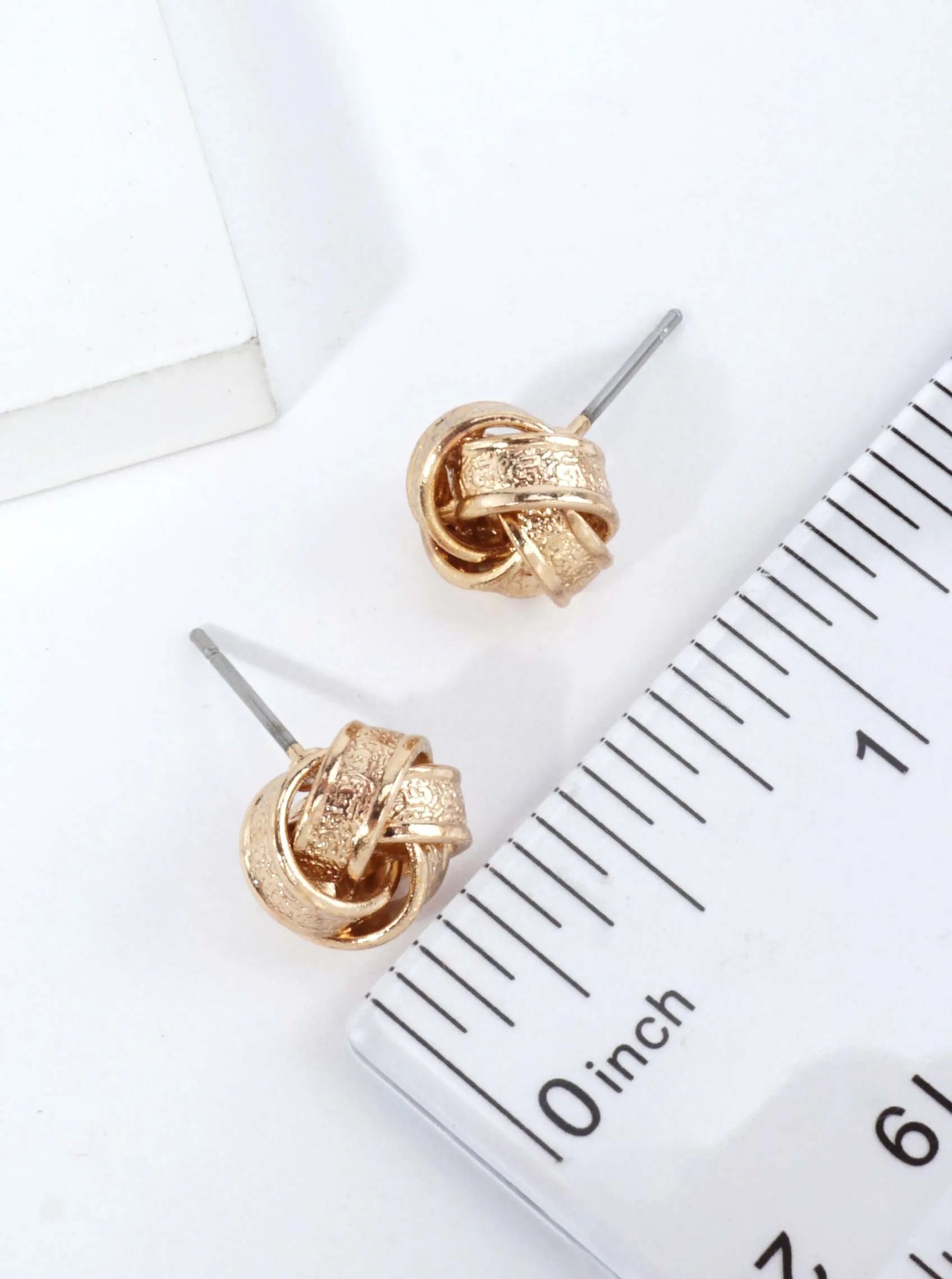 Polished-Knot-Classic-Stud-Earrings-61-E8057-GD-2-2T7B2202073326K0337.jpg