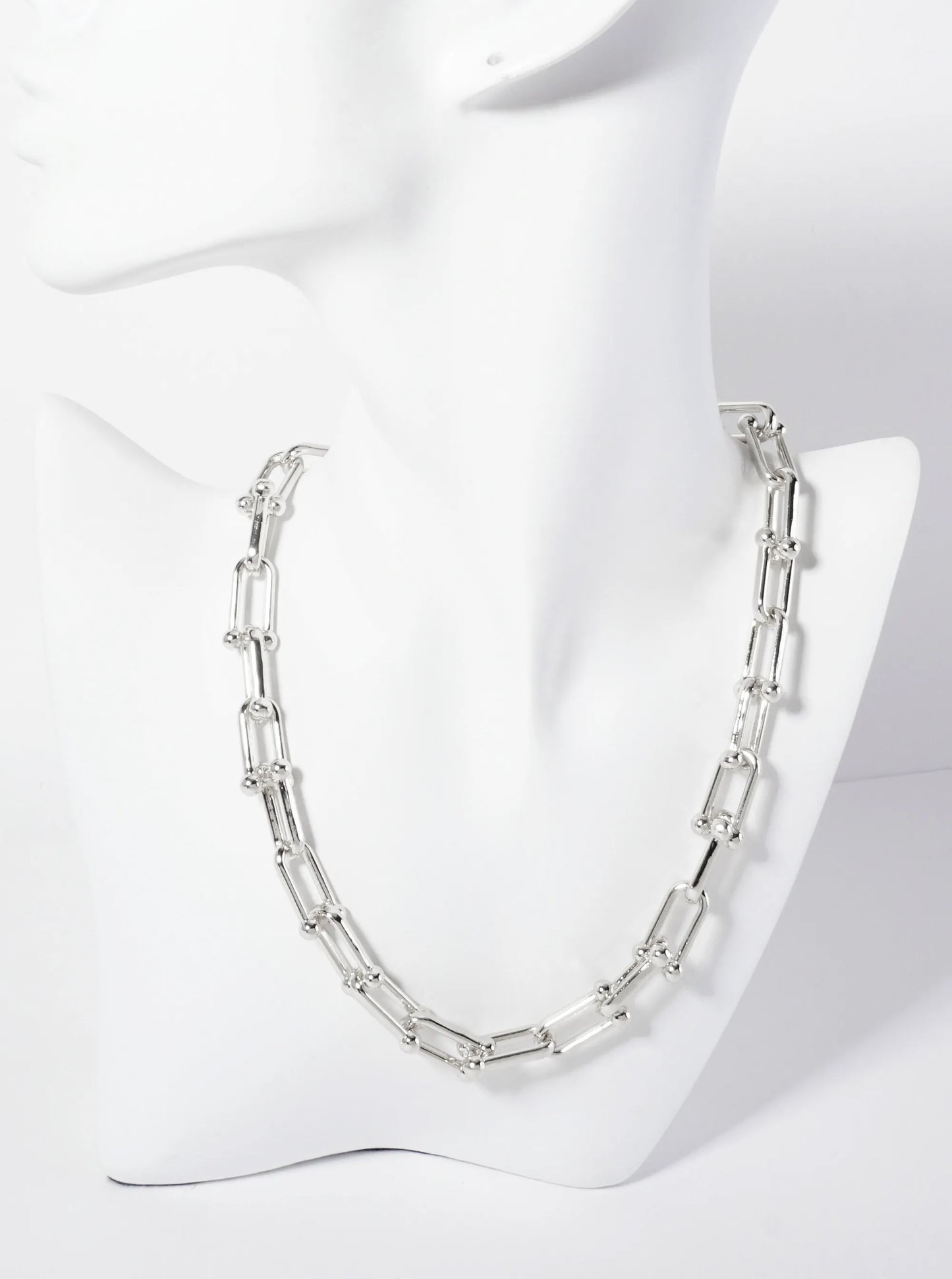 Polished Metal 18mm Horseshoe Chain Necklace