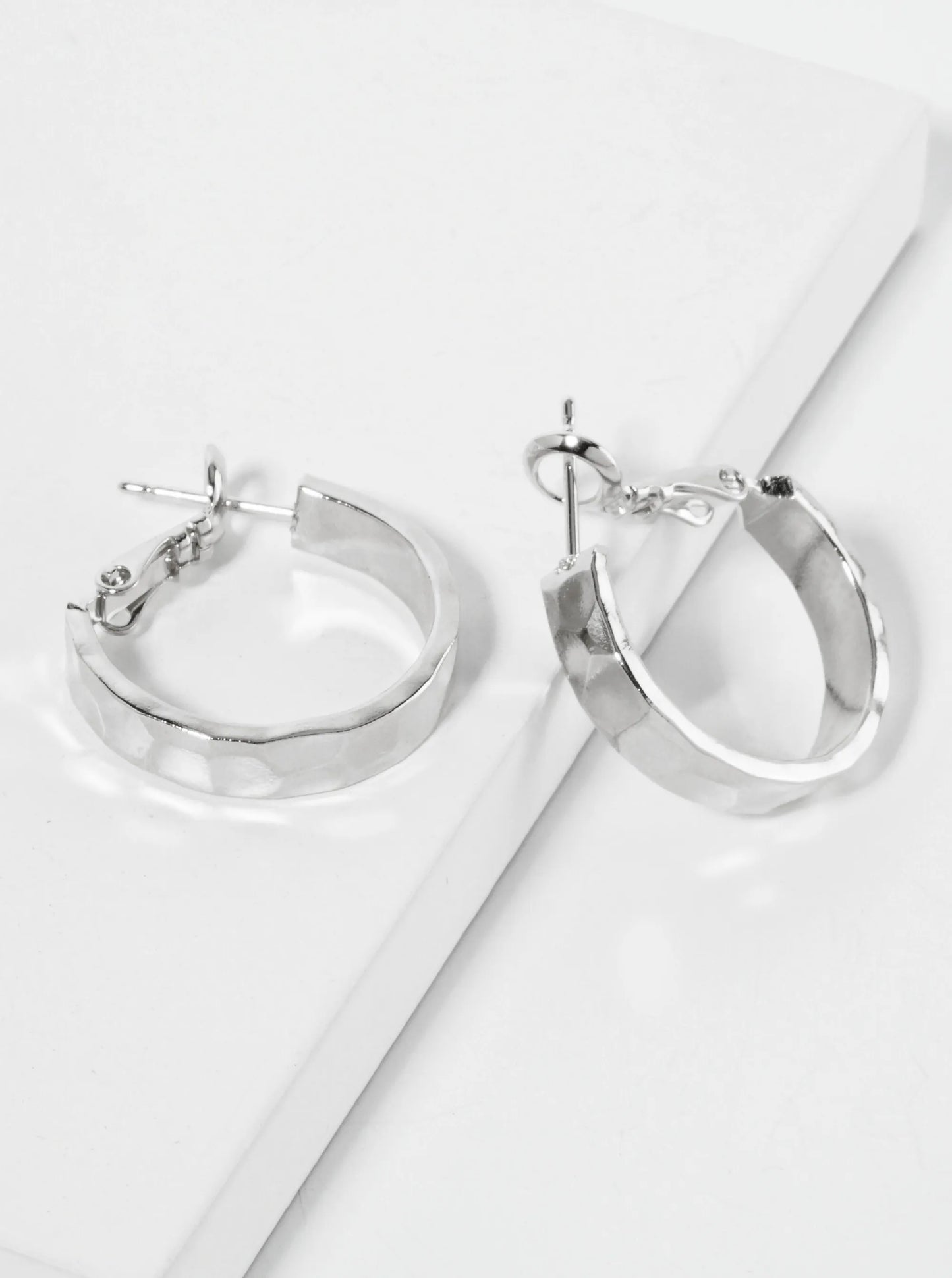 Polished Metal 20mm Hammered Latch Back Hoop Earrings With 4mm Thickness