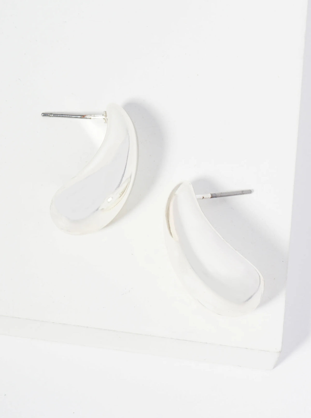 Polished Metal Lightweight 1 Inch Puffy Teardrop Post Earrings