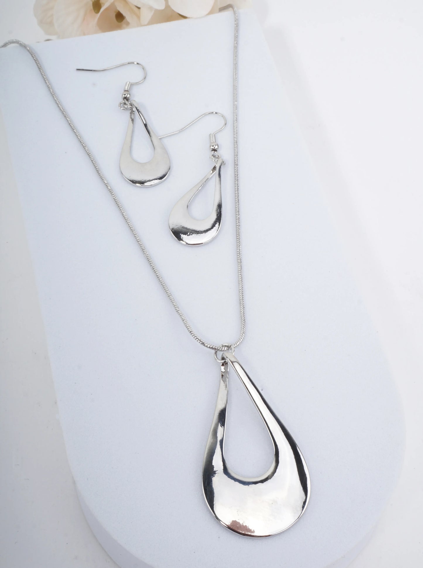 Polished Pear Pendant Necklace