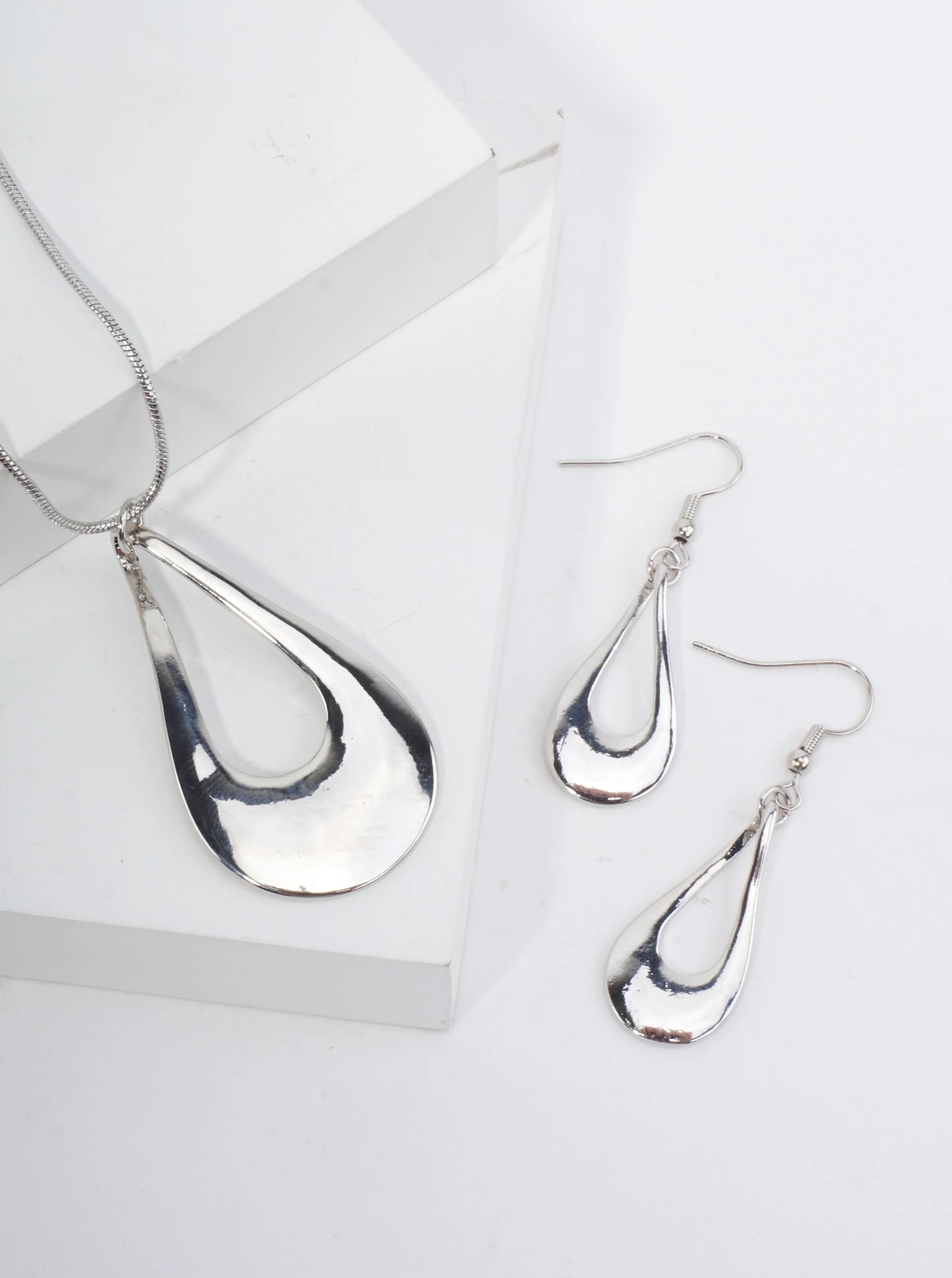 Polished Pear Pendant Necklace