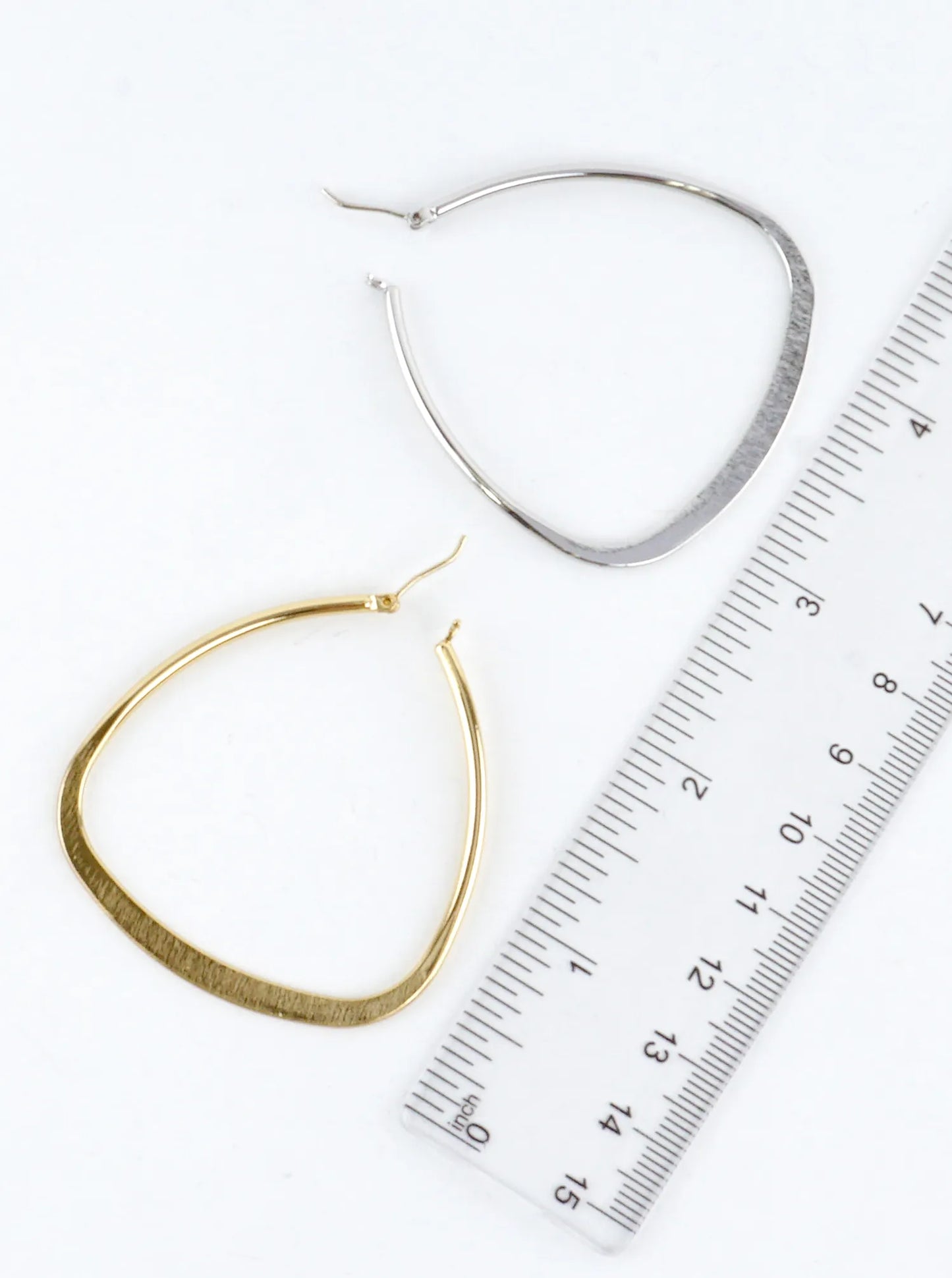 Polished-Triangular-Brass-Hoop-Earrings-151-SE12292-GLD-1-0M02BA04034226K0610.jpg