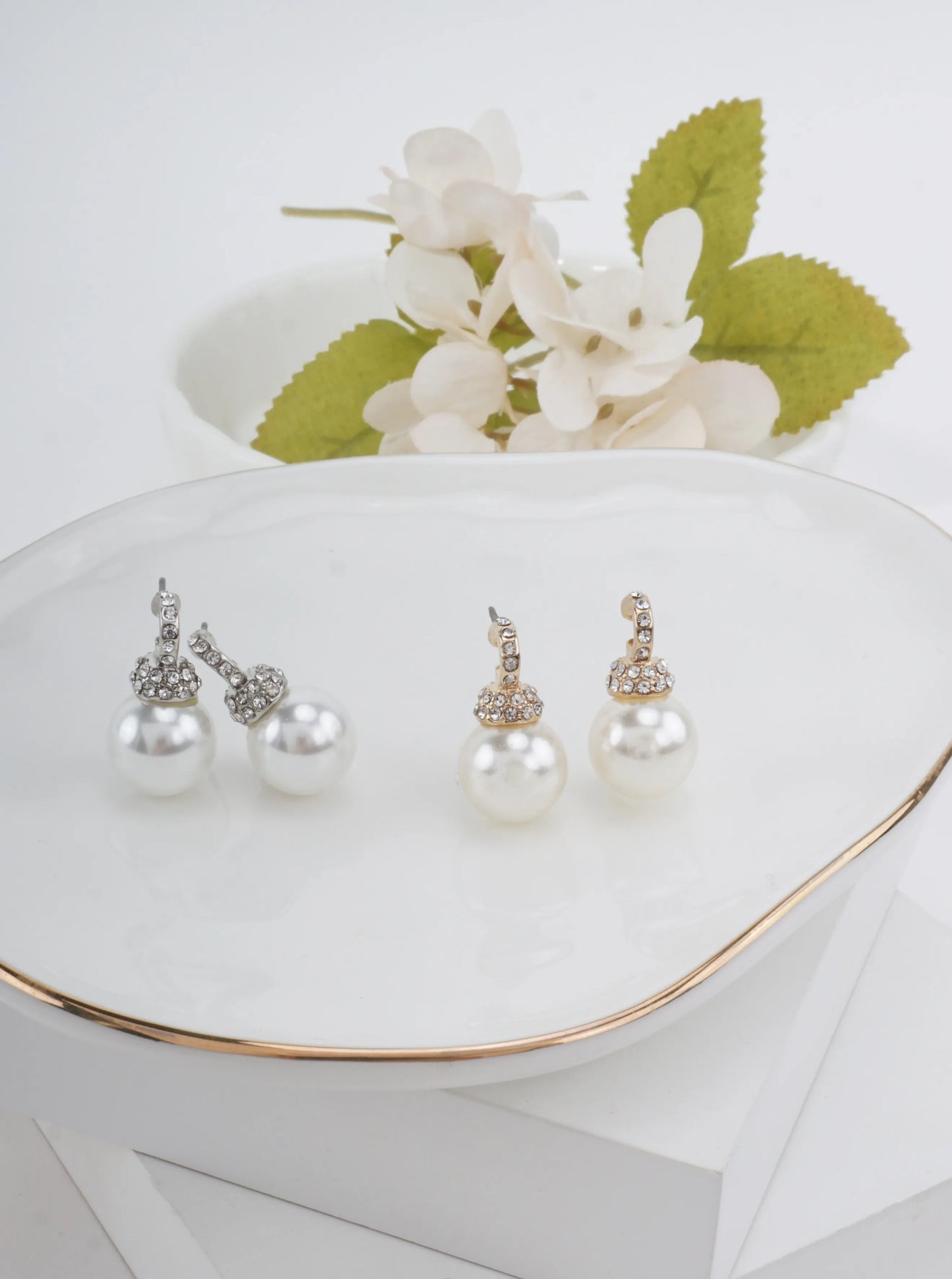 Polished Zinc Alloy Stud Earrings