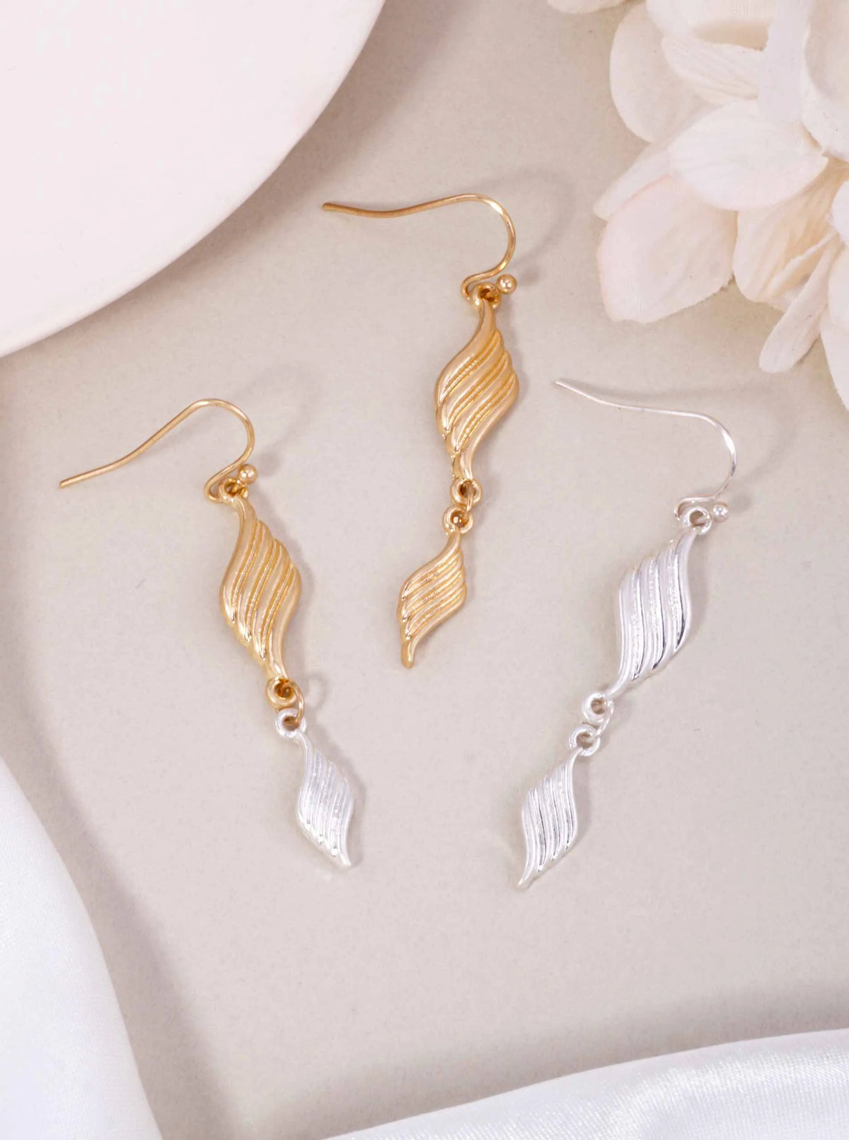 Ribbed Double Leaf Drop Dangle Earrings
