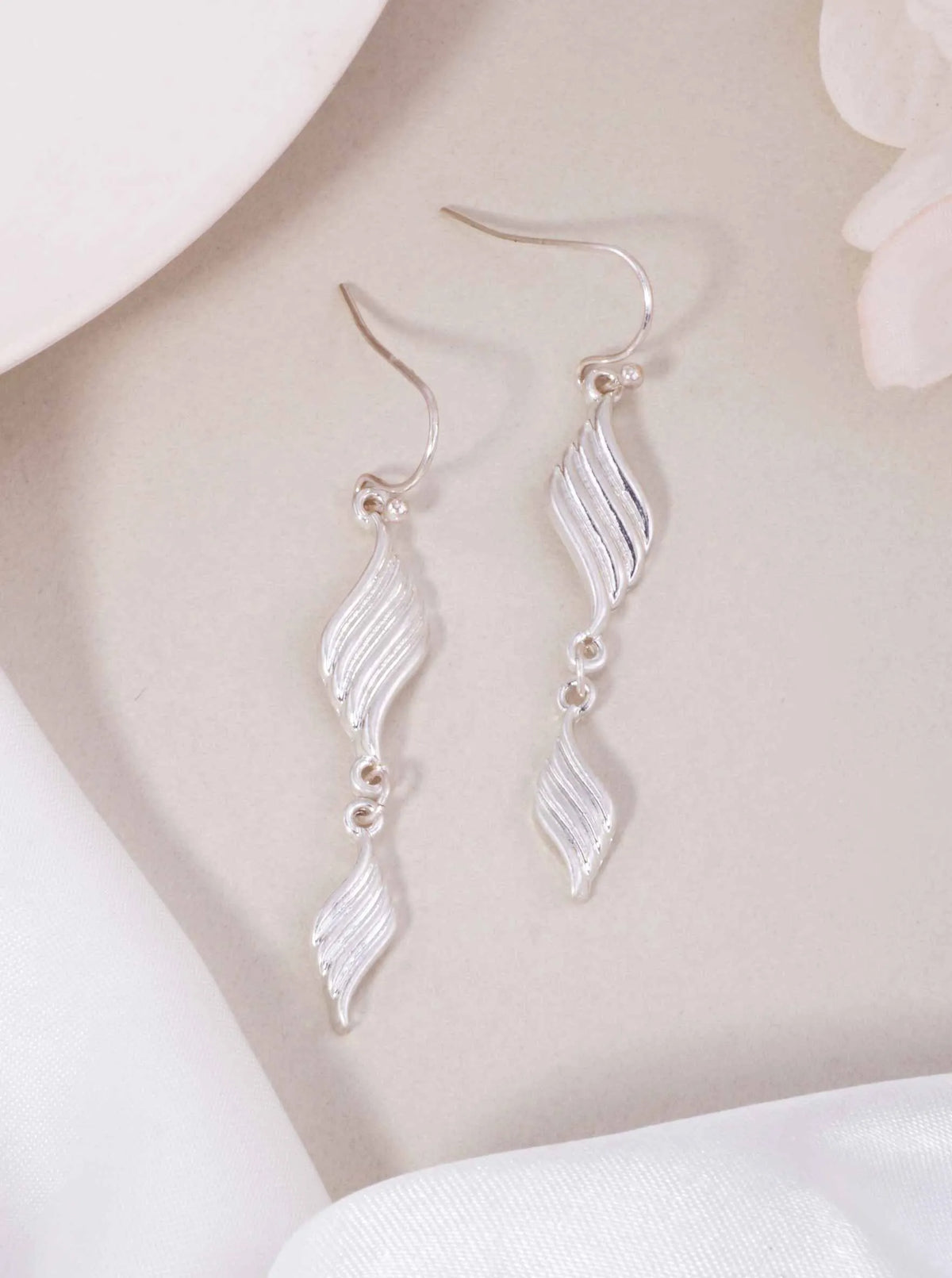 Ribbed Double Leaf Drop Dangle Earrings