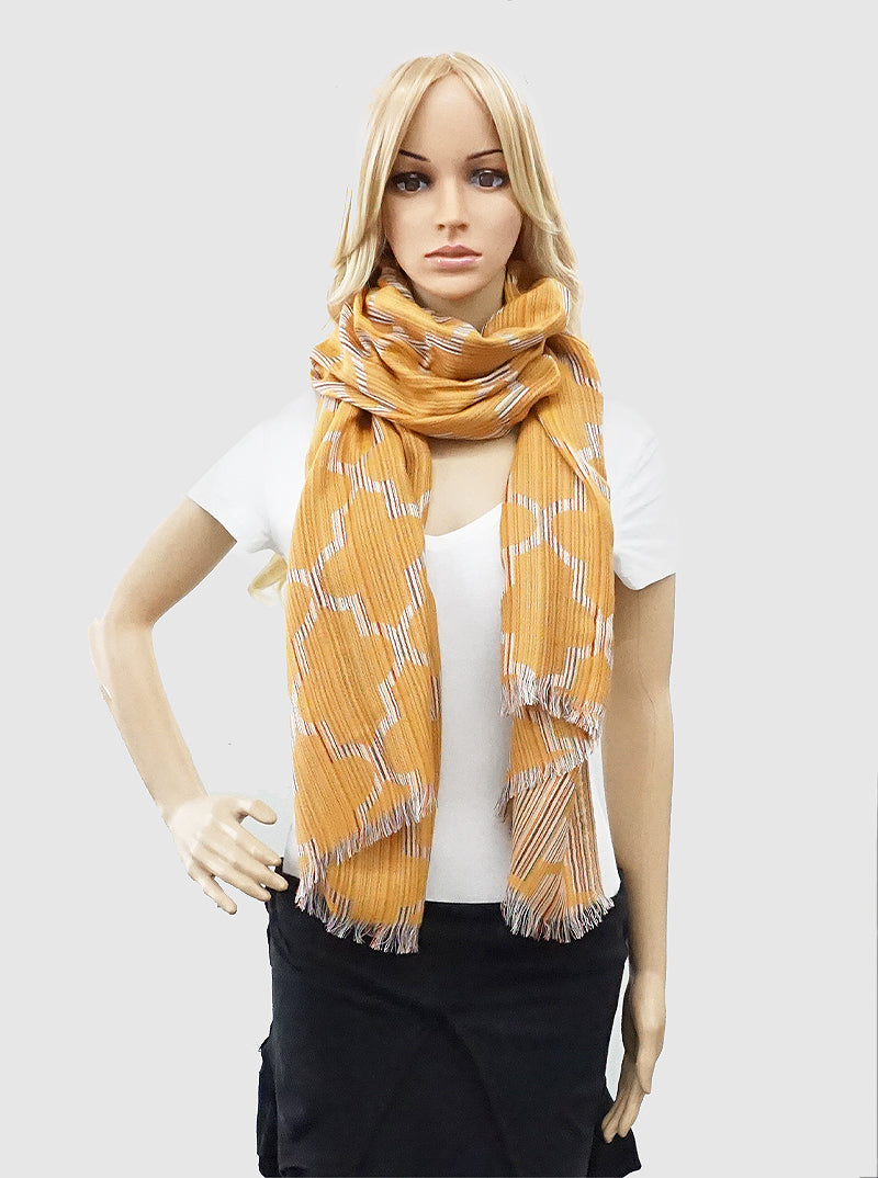 Quatrefoil Pattern Polyester Scarf With Fringe