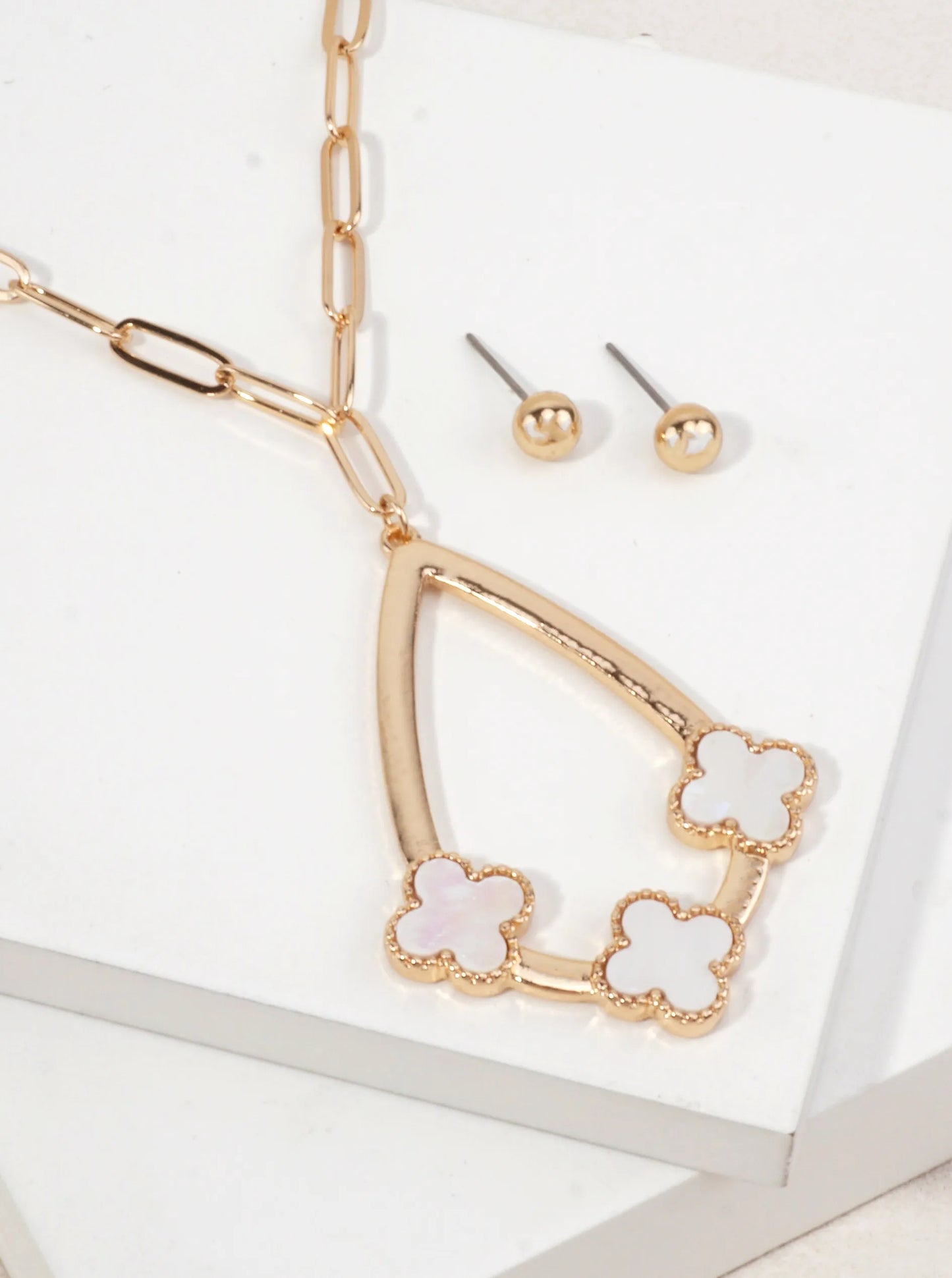 Quatrefoil Polished Pendant Necklace Set