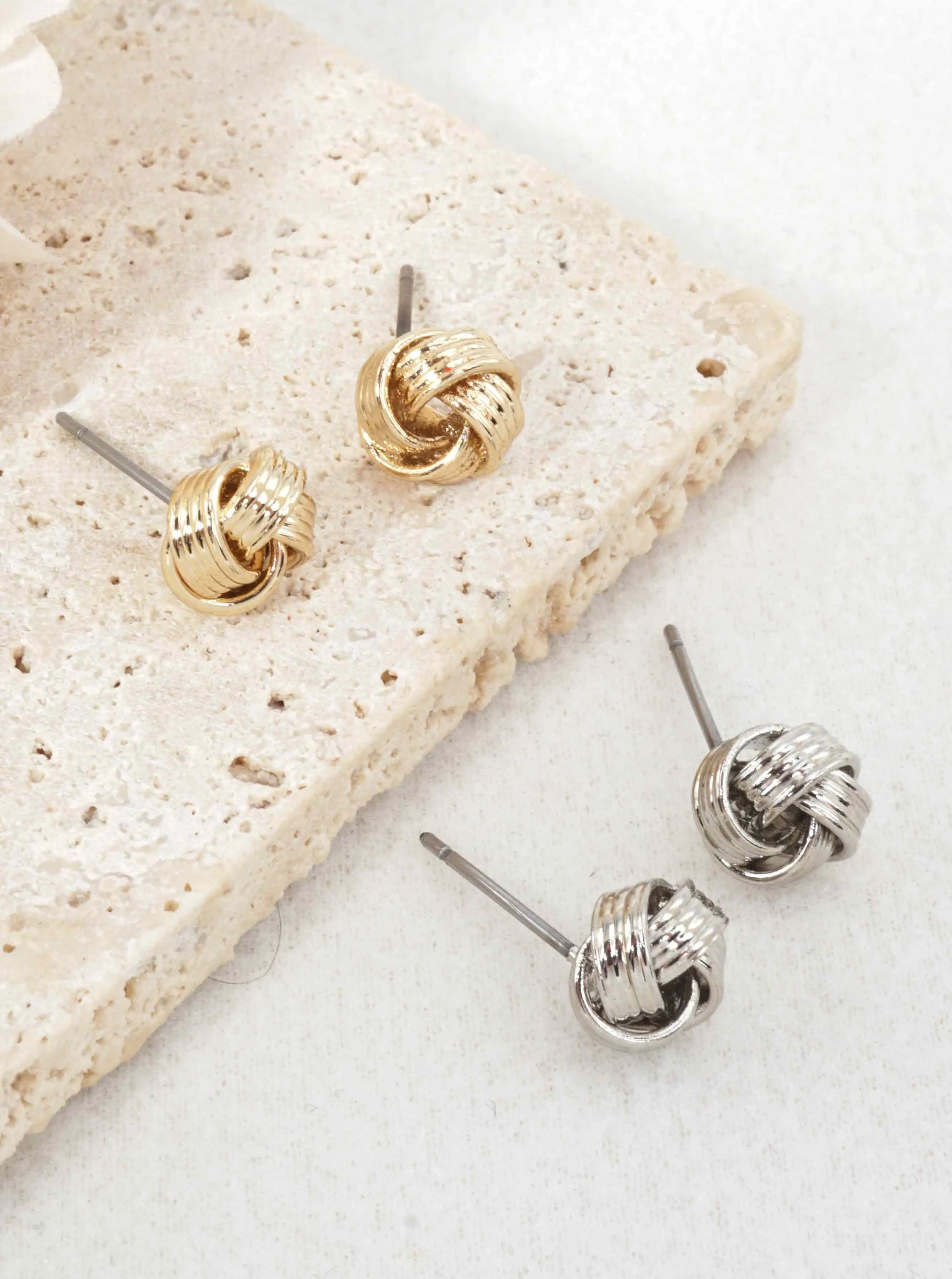Ribbed-Knot-Stud-Earrings-61-E8034-GD-1-BP6T1B01071926K1136.jpg