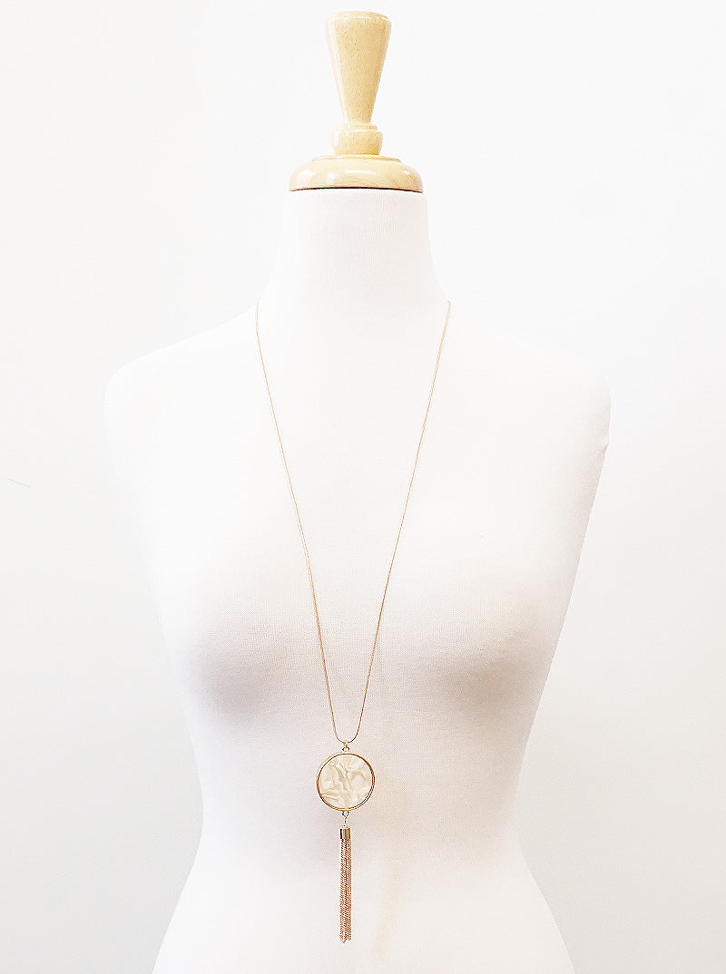 Round Shaped Cellulose Acetate Pendant With Zinc Alloy Tassel Chain Long Necklace