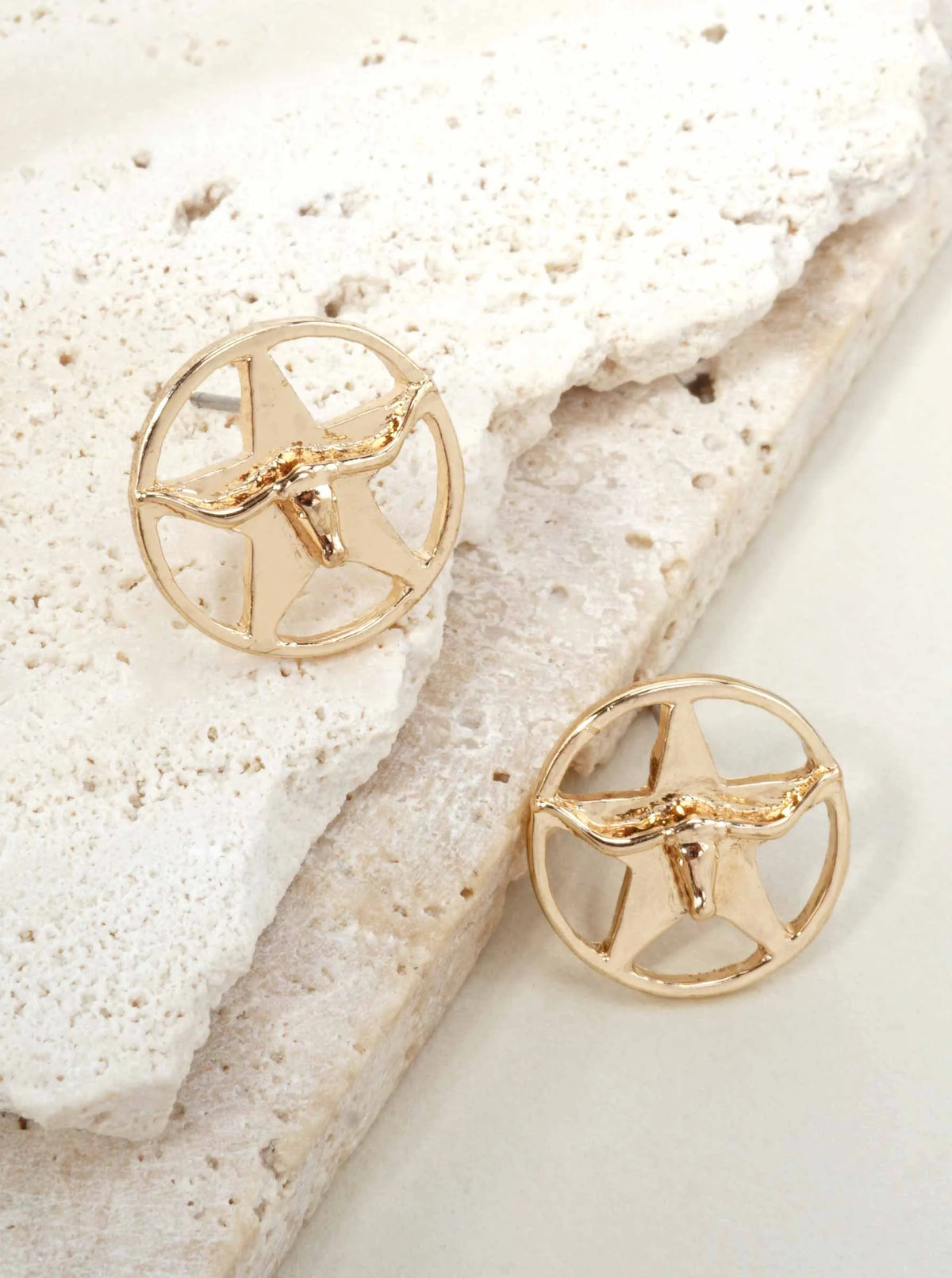 Round-Star-Bullhead-Motif-Stud-Earrings-61-E7152-GD-0-BT8VS516070726K0323.jpg