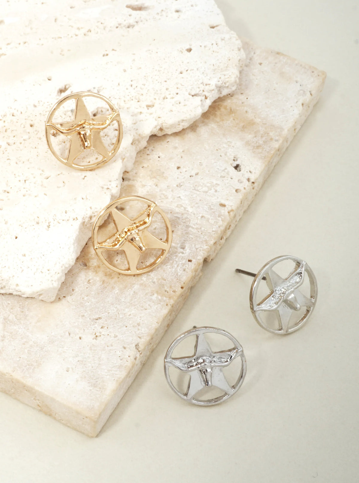 Round-Star-Bullhead-Motif-Stud-Earrings-61-E7152-GD-1-PJGT3016070726K0323.jpg