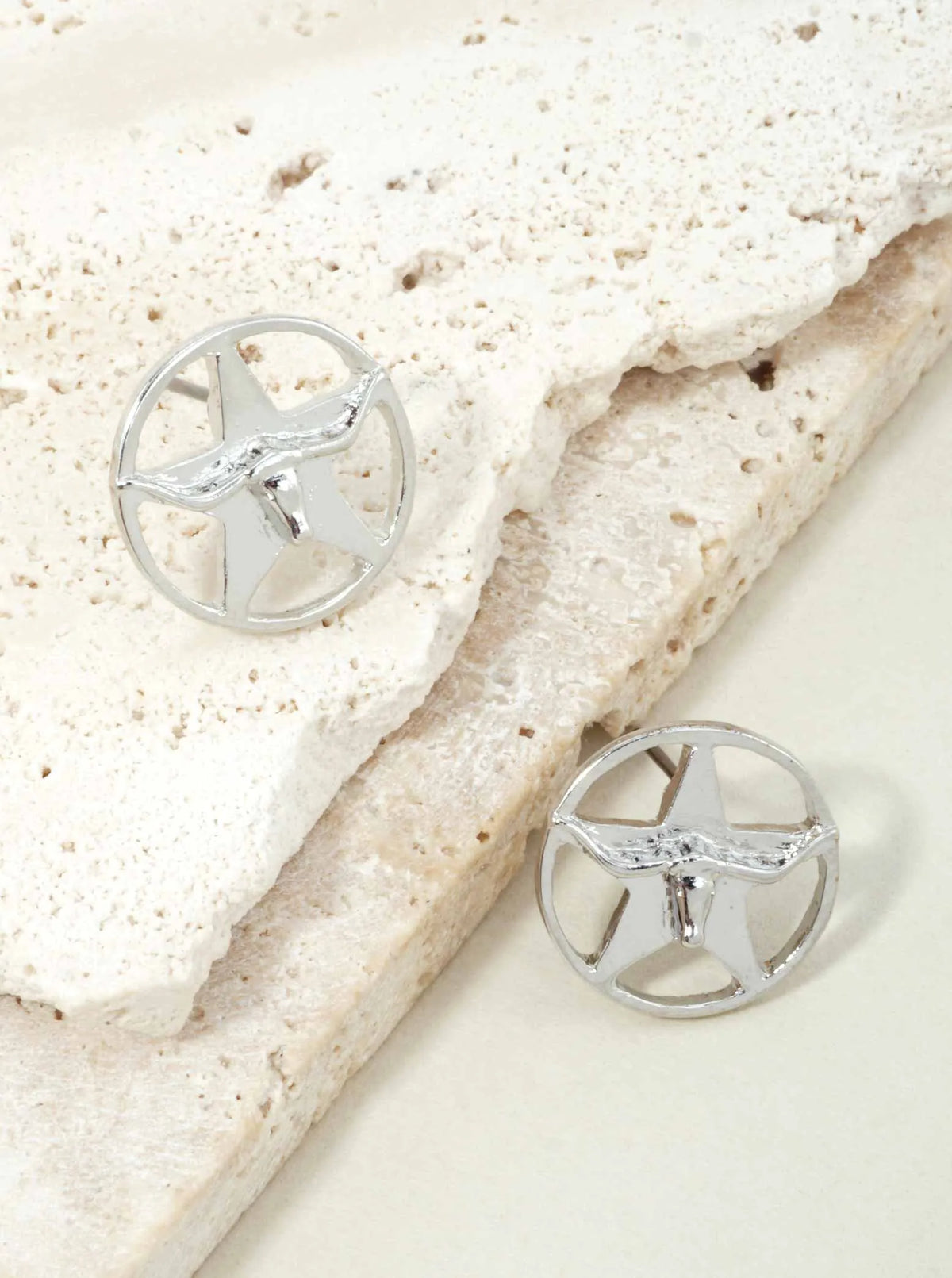 Round-Star-Bullhead-Motif-Stud-Earrings-61-E7152-RH-0-ELS9JO16070726K0323.jpg
