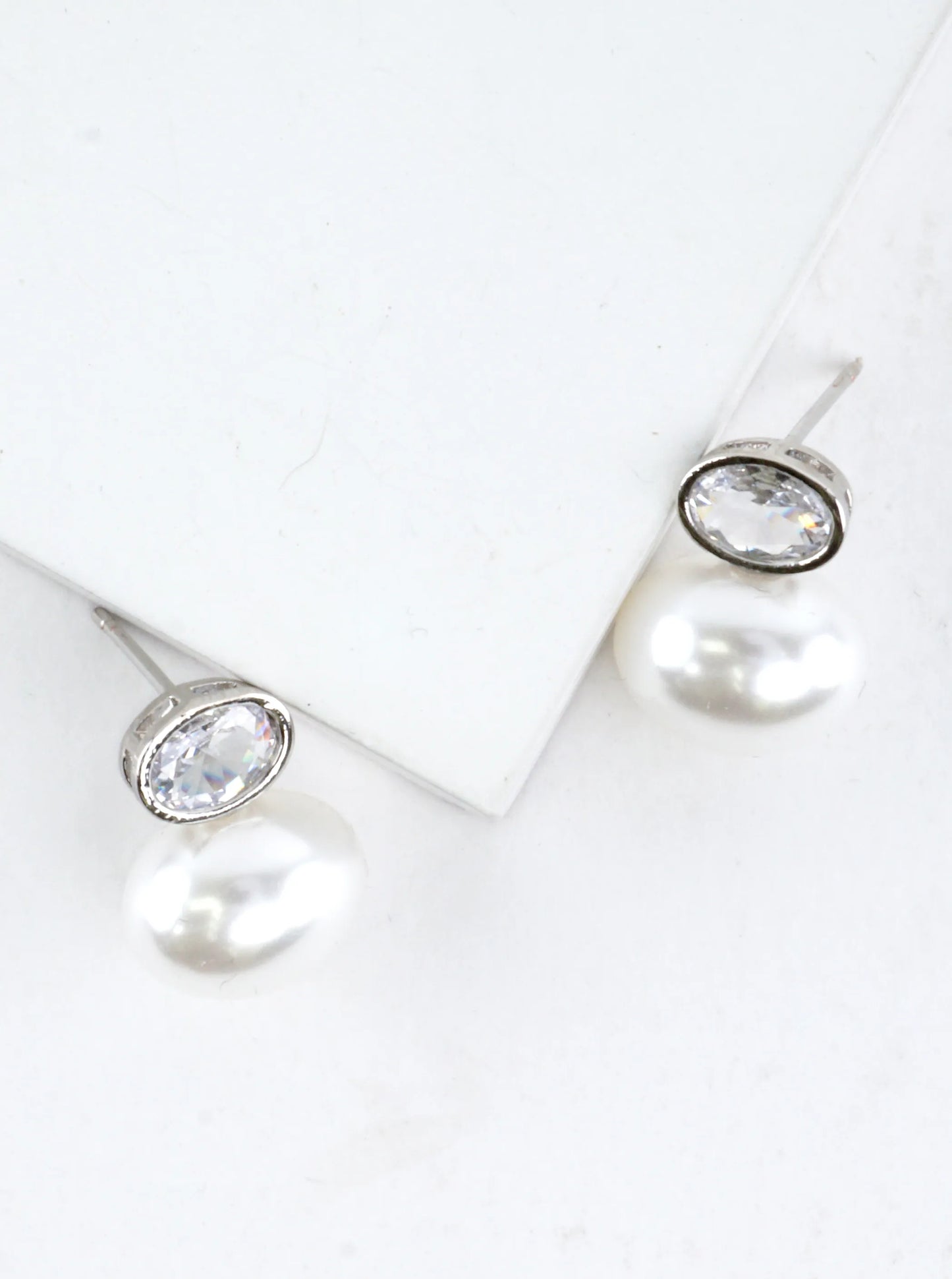 Modern Geometric Pearl Oval Drop Earrings