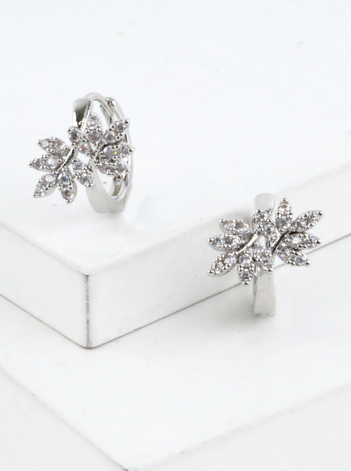 Sparkling Leaf Motif Hoop Earrings