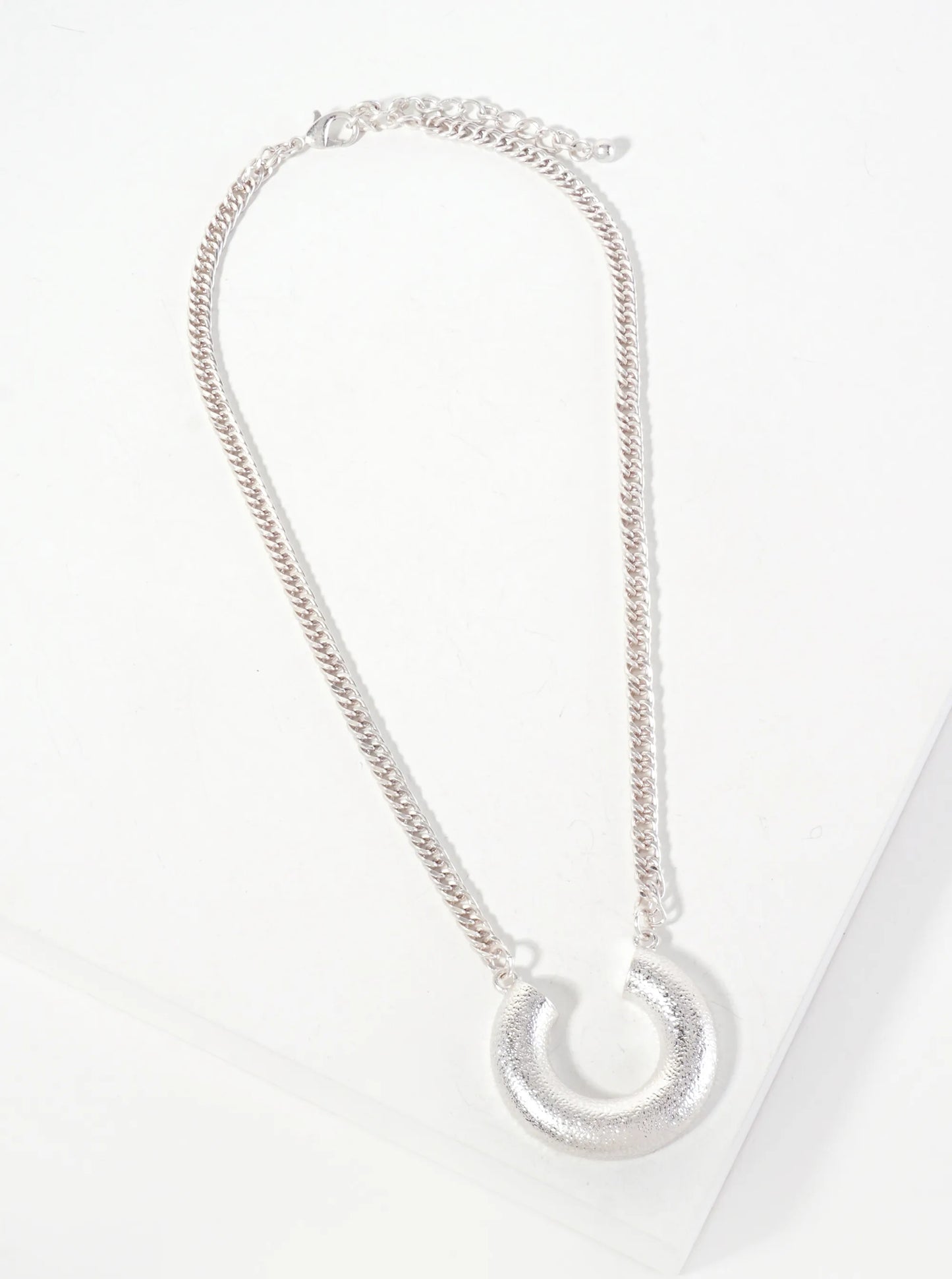 Sand-Texture Open Circle Pendant 16-inch Necklace