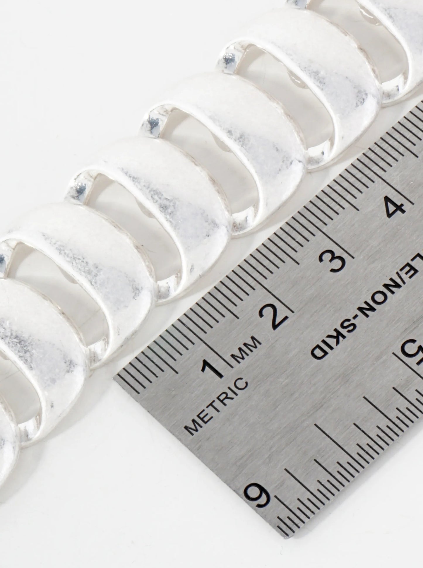 Sculptural C-Shaped Chunky Metal Chain Bracelet