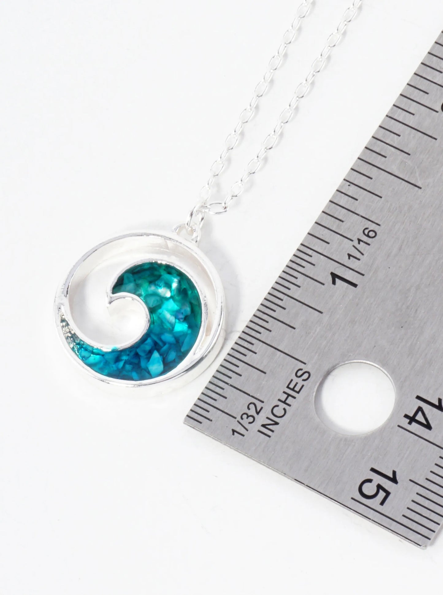 Sea-Life Abalone Shell Inlay Ocean Wave Circle Pendant 16-inch Necklace