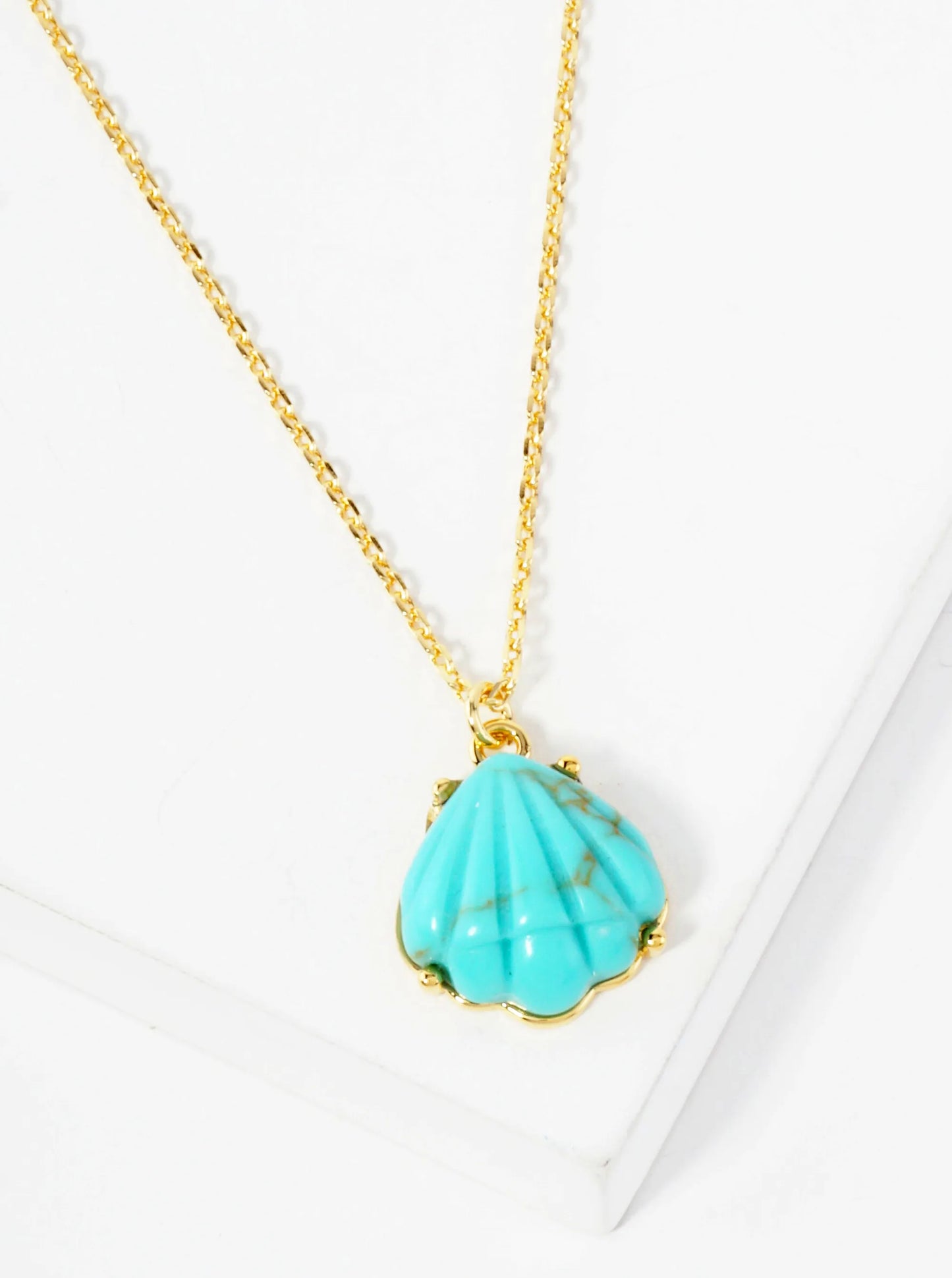 Sea-Life Semi-Precious Natural-Stone Shell Pendant Hypoallergenic 18K-Gold-Dipped Station Necklace