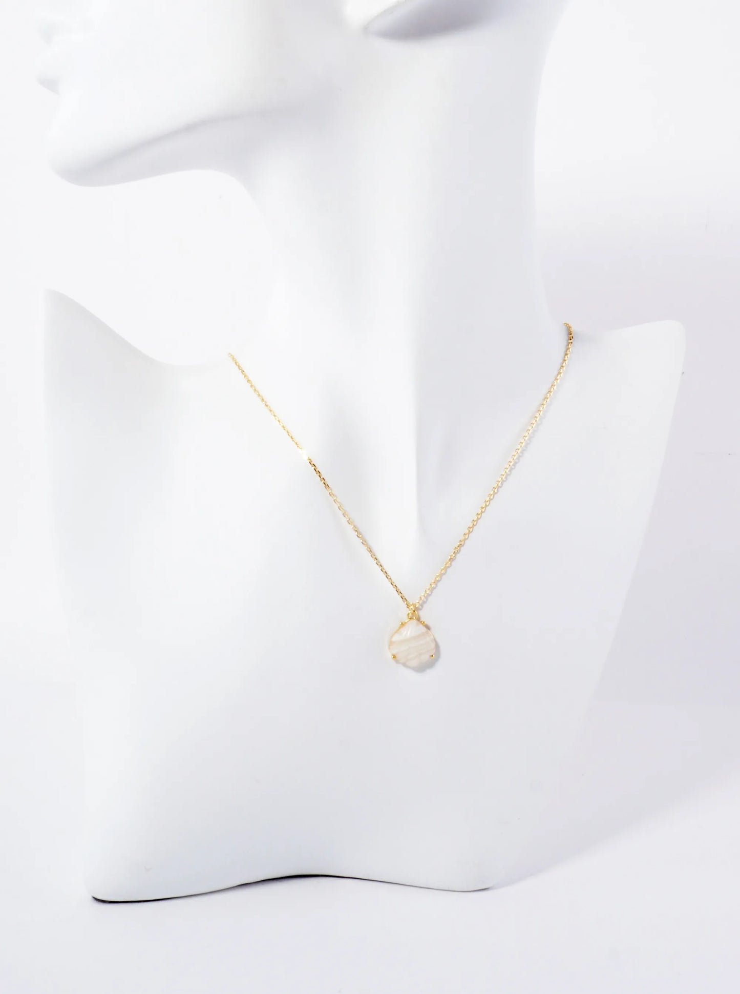 Sea-Life Semi-Precious Natural-Stone Shell Pendant Hypoallergenic 18K-Gold-Dipped Station Necklace