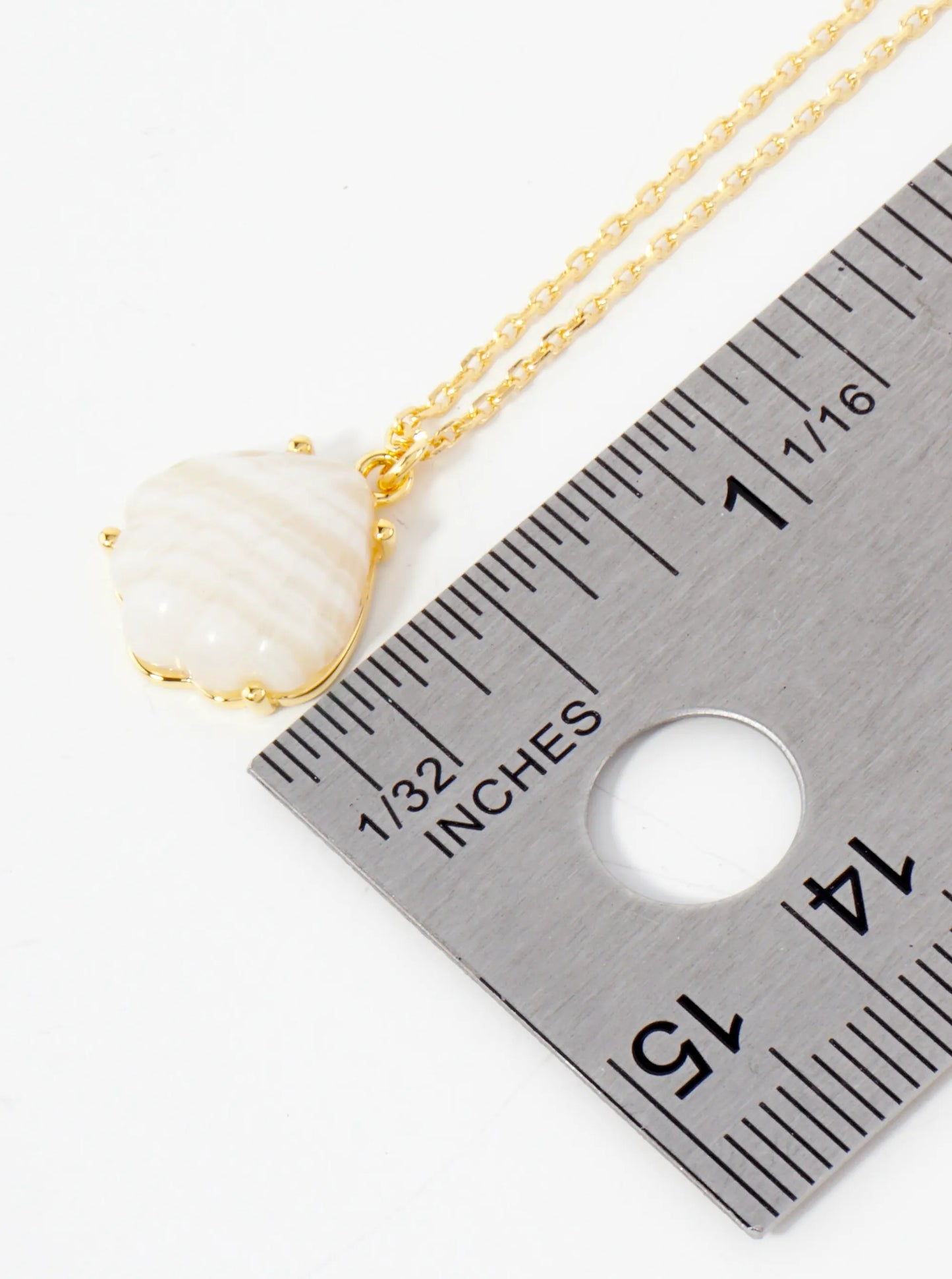 Sea-Life Semi-Precious Natural-Stone Shell Pendant Hypoallergenic 18K-Gold-Dipped Station Necklace