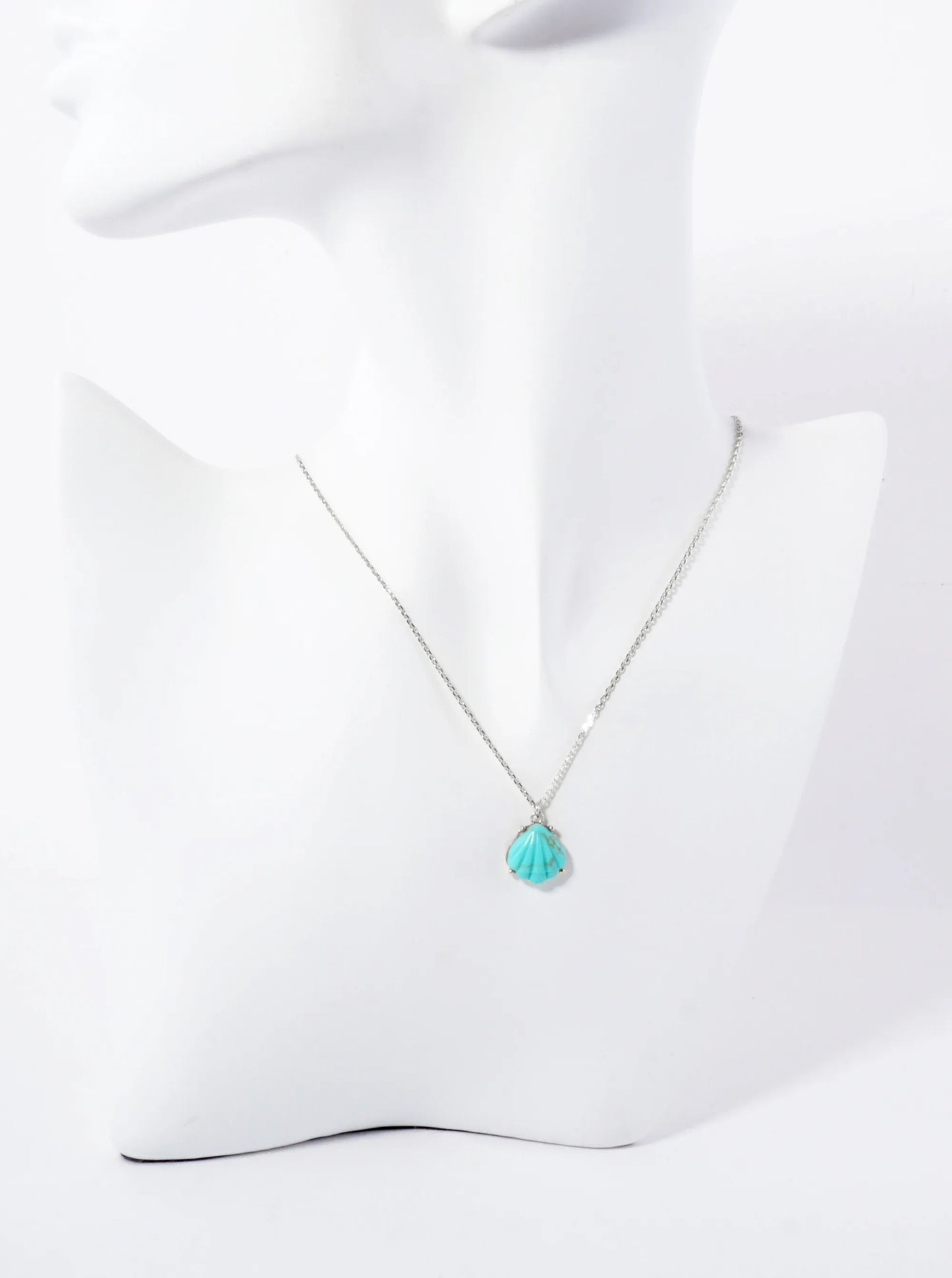 Sea-Life Semi-Precious Natural-Stone Shell Pendant Hypoallergenic 18K-Gold-Dipped Station Necklace
