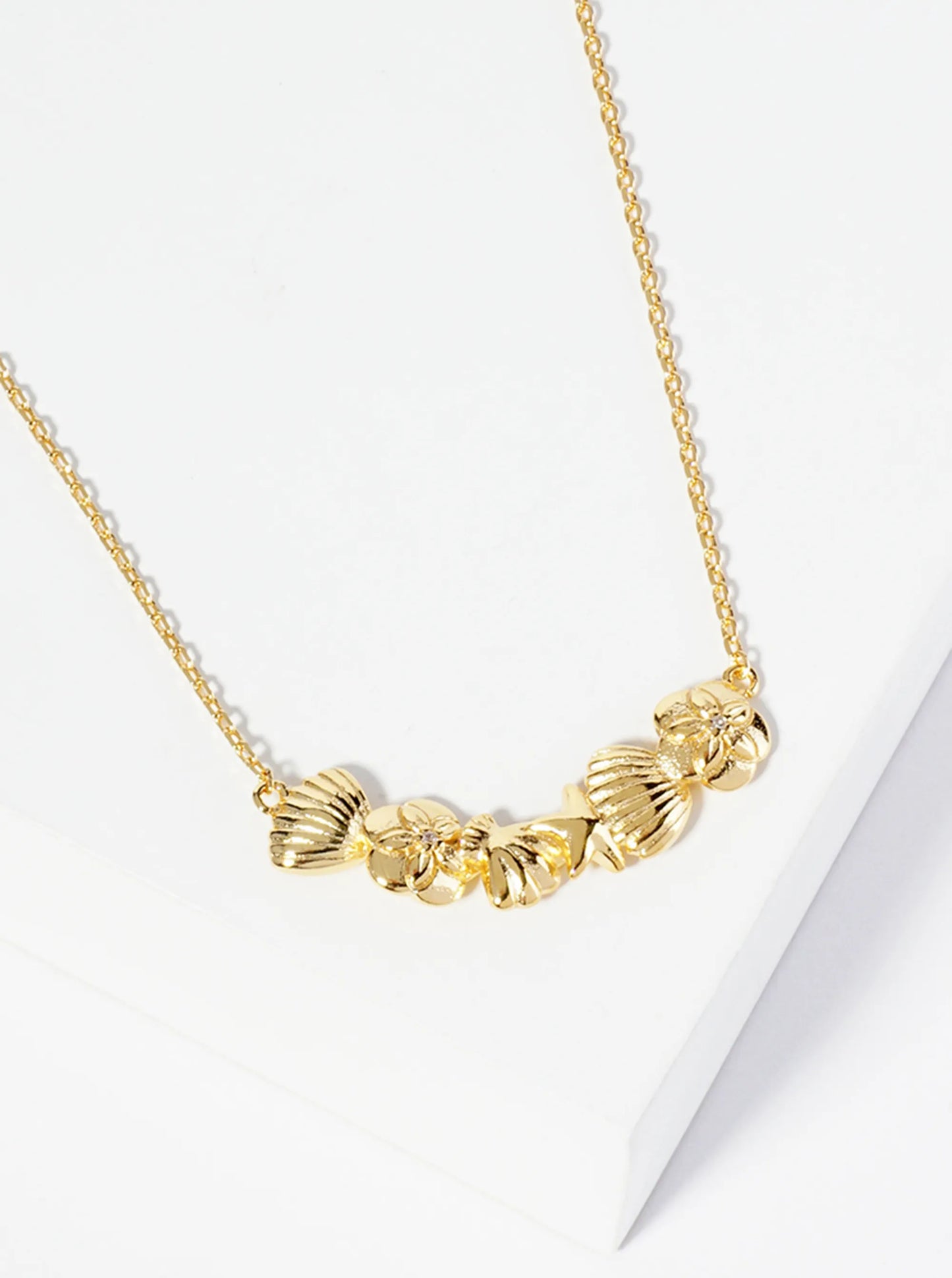 Sea-Life Textured Seashells Starfish Connected In-a-Curved-Shape Pendant Necklace