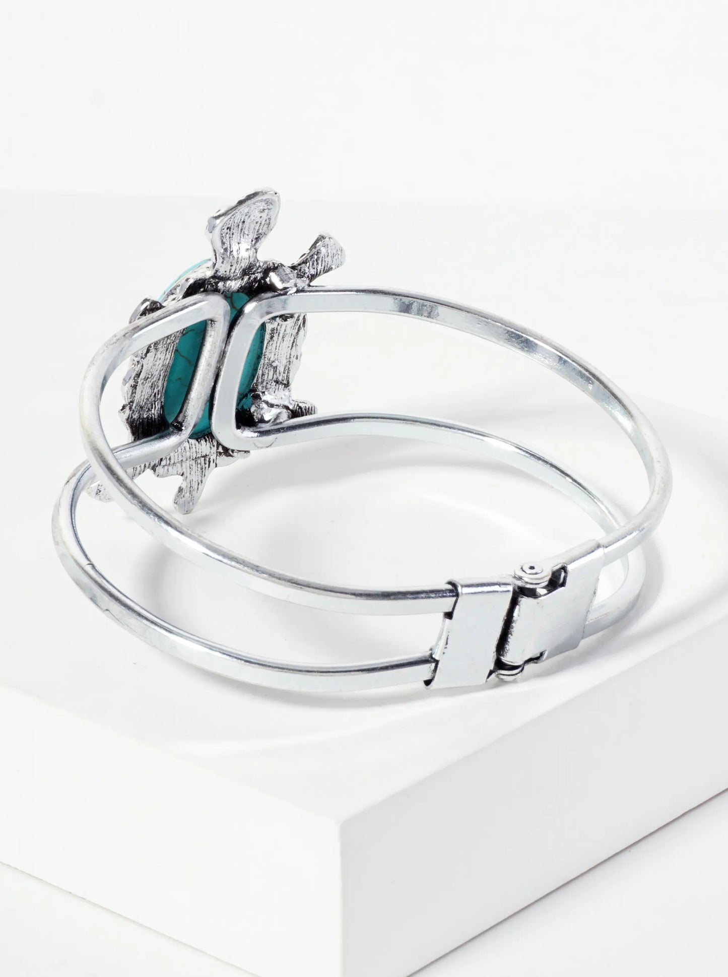Sea-Life-Theme 25mm Semi-Precious Natural-Stone Turtle Accent Hinged Bangle Bracelet