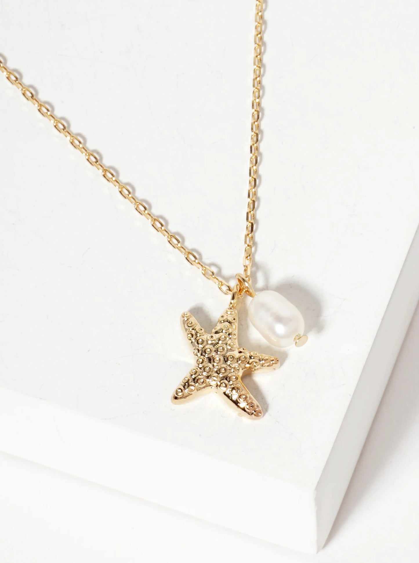 Sea-Life-Theme Starfish Pearl Pendant 18K-Gold-Dipped Necklace